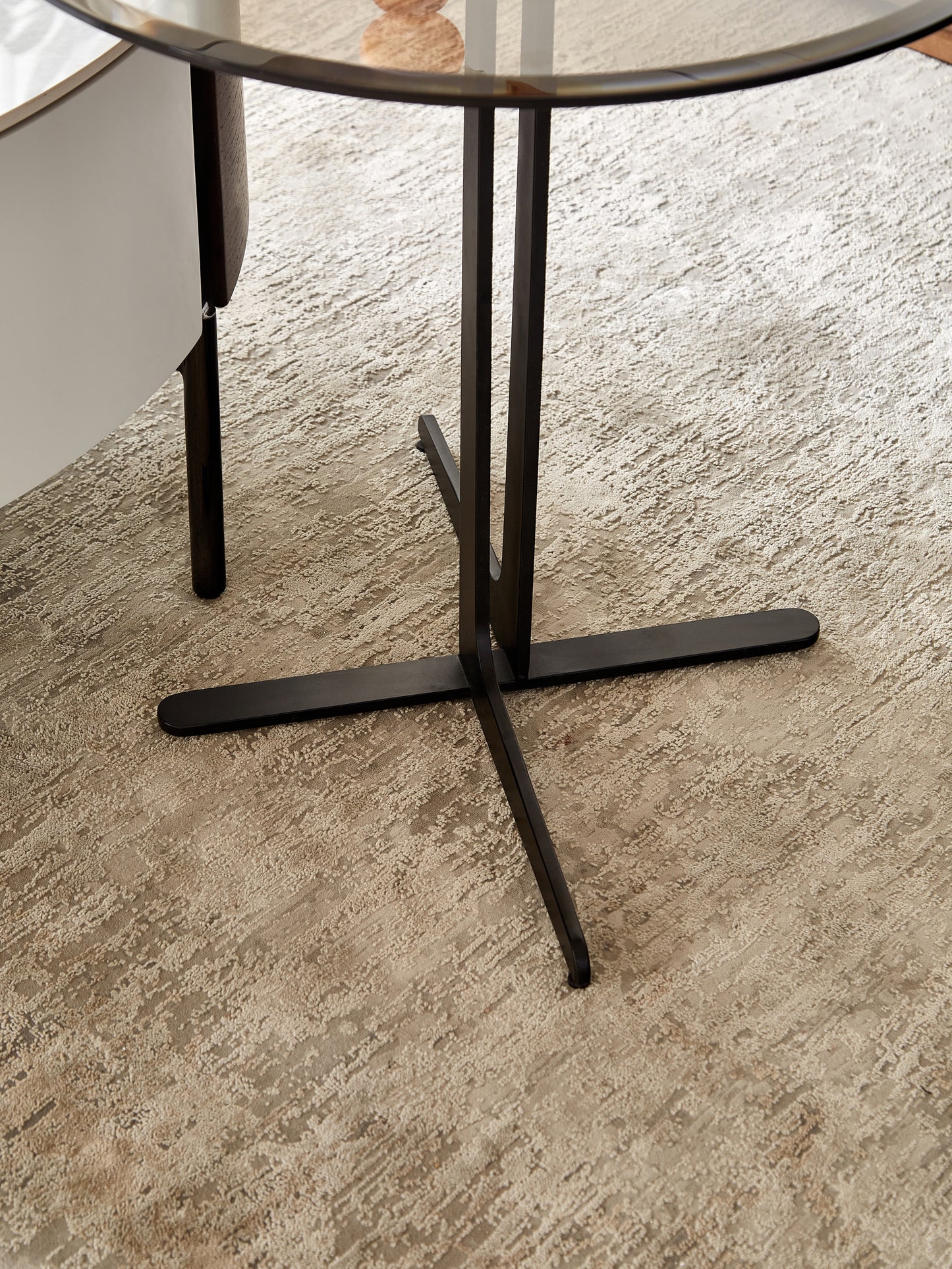 End Table Glass Top Side/End Drink Table - Tall Modern Round Accent Metal Nightstand Furniture for Living Room, Dorm, Home Office, and Bedroom - 19.69" Round - brown blass/Matte Black