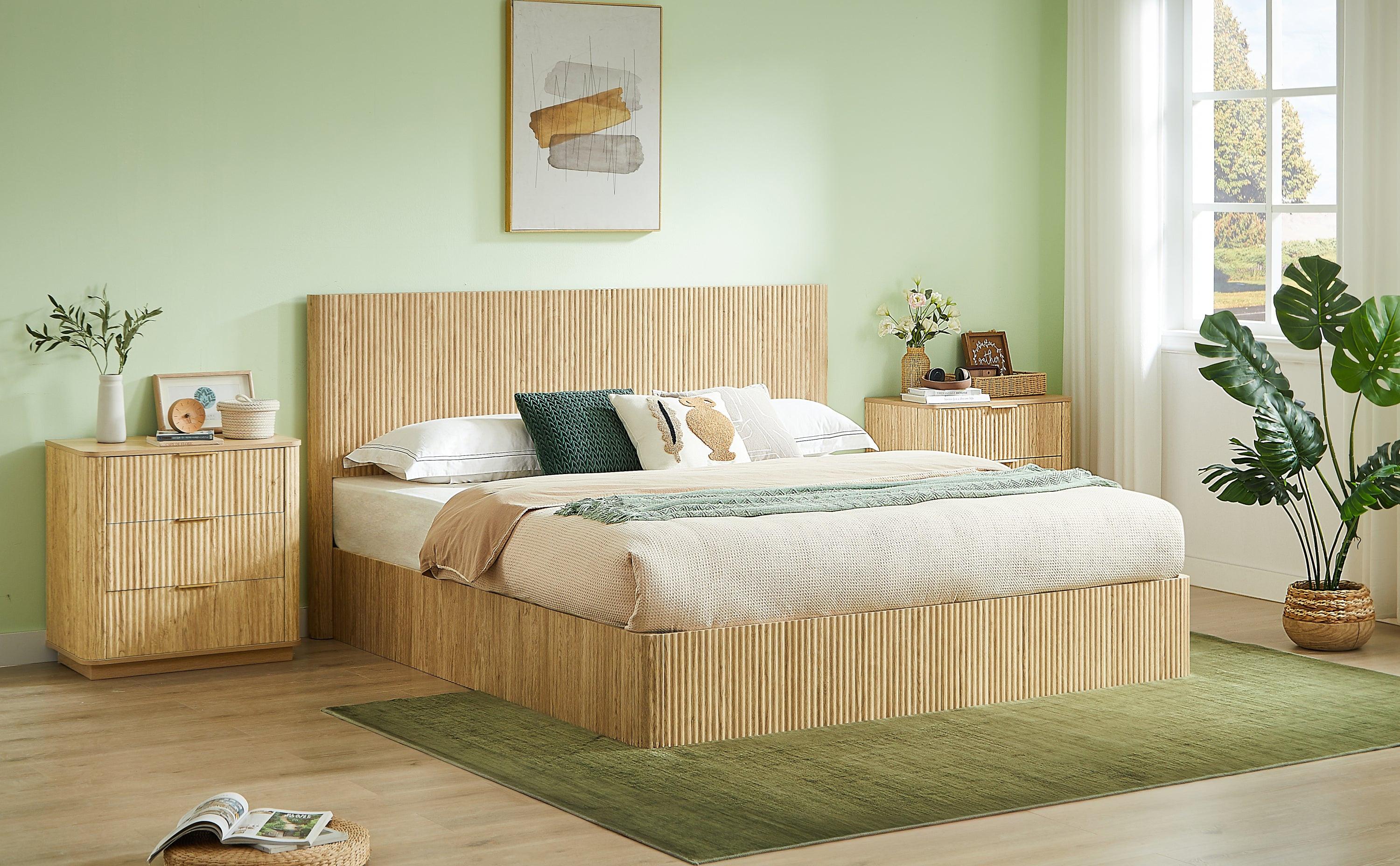 King Size Lift Up Storage Bed Frame with Hydraulic Storage.