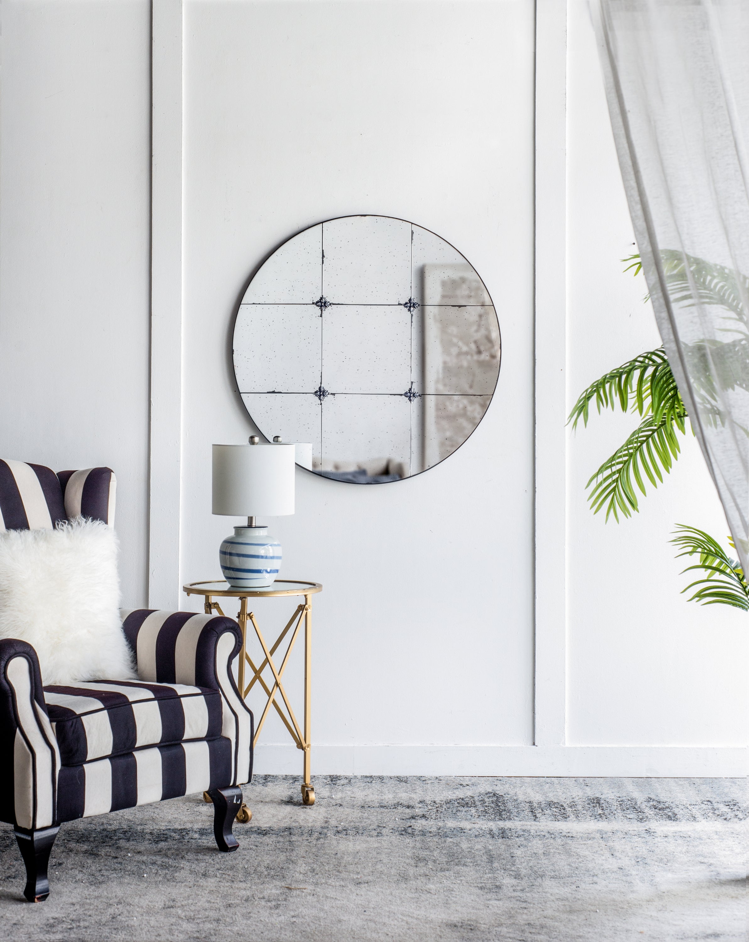 D36" Traditional Decor Style Round Antique Glass Wall Mirror,  Wall Decor for for Bathroom Entryway Console Lean Against Wall