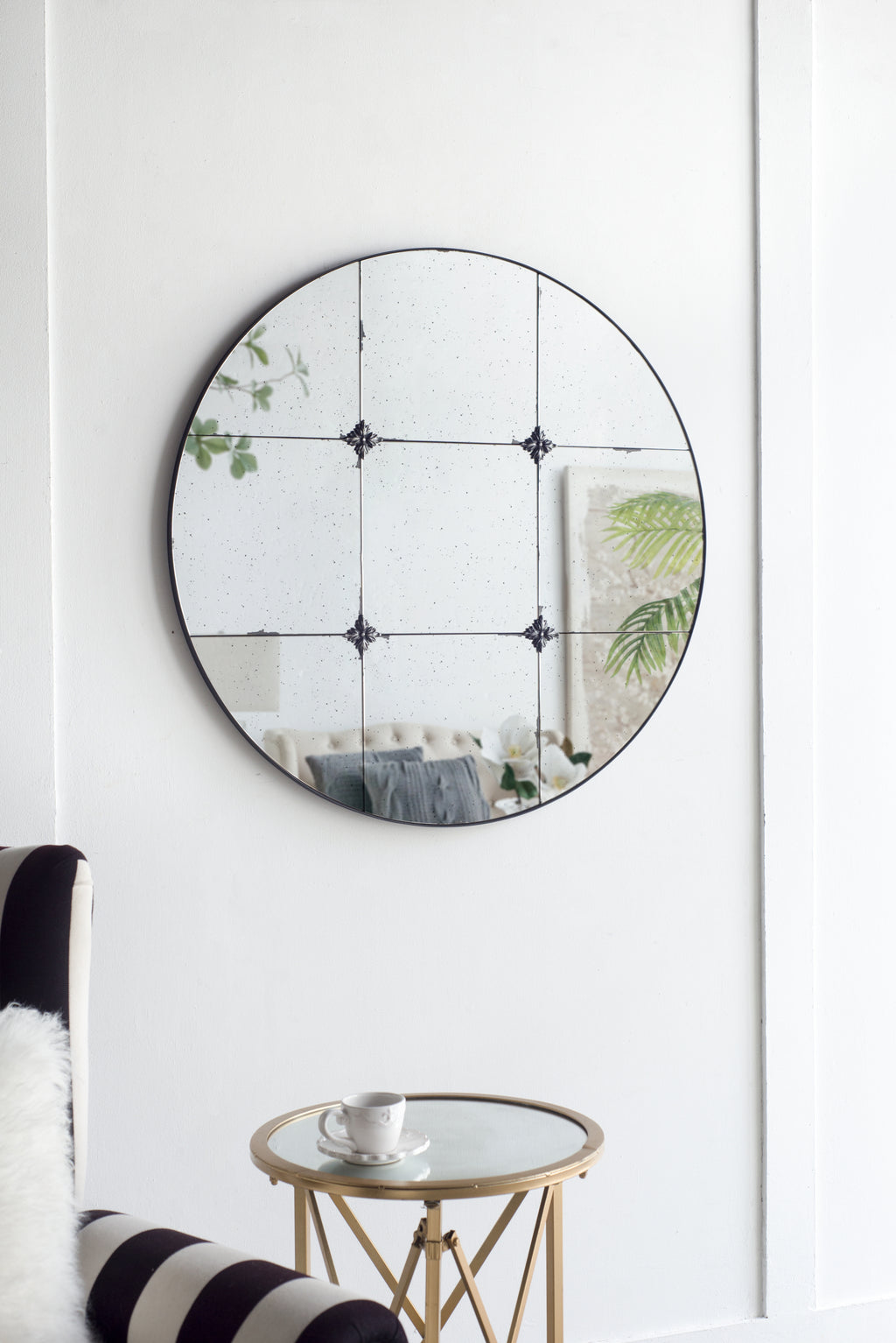 D36" Traditional Decor Style Round Antique Glass Wall Mirror,  Wall Decor for for Bathroom Entryway Console Lean Against Wall