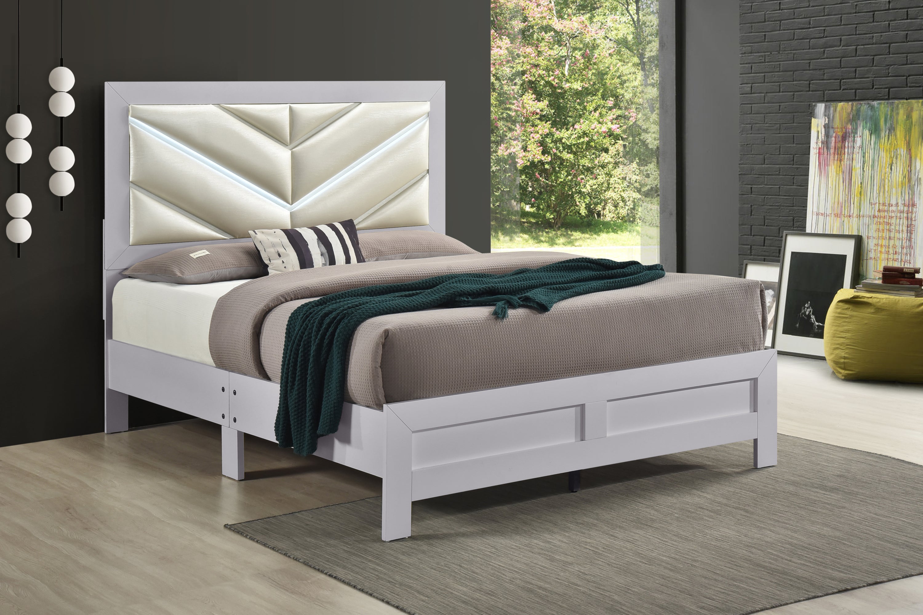 Moreland King Bed in Sparkling White with Faux Leather Headboard