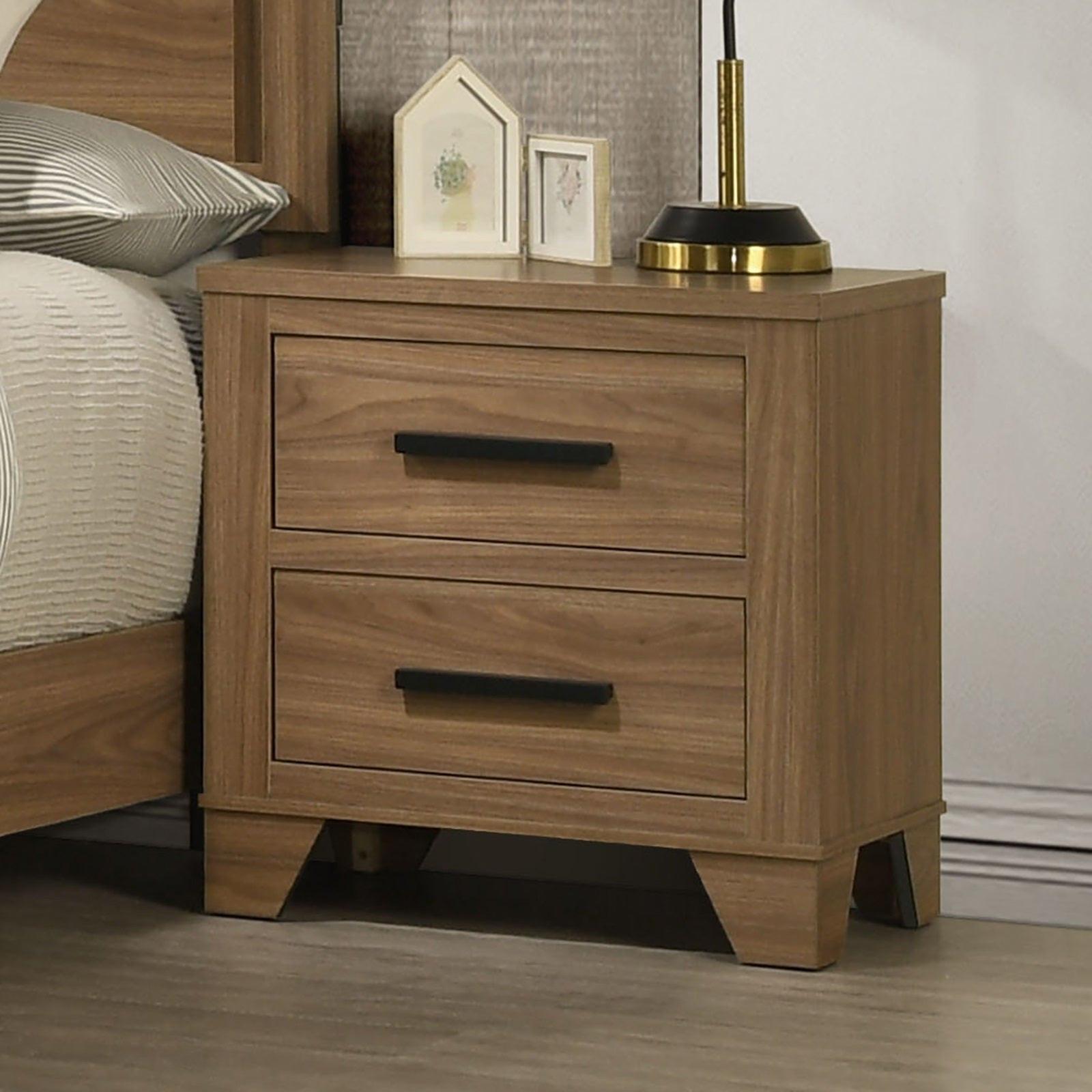 Walnut Chestnut 3pc Set Queen Bed and Nightstands.
