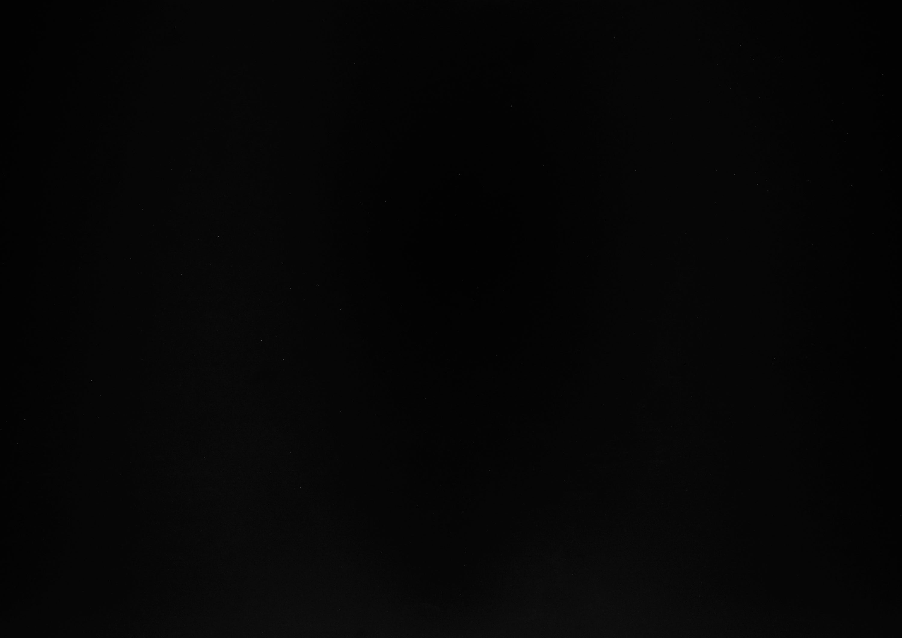 Solid black background used for product display or editing purposes, not part of the dining set.