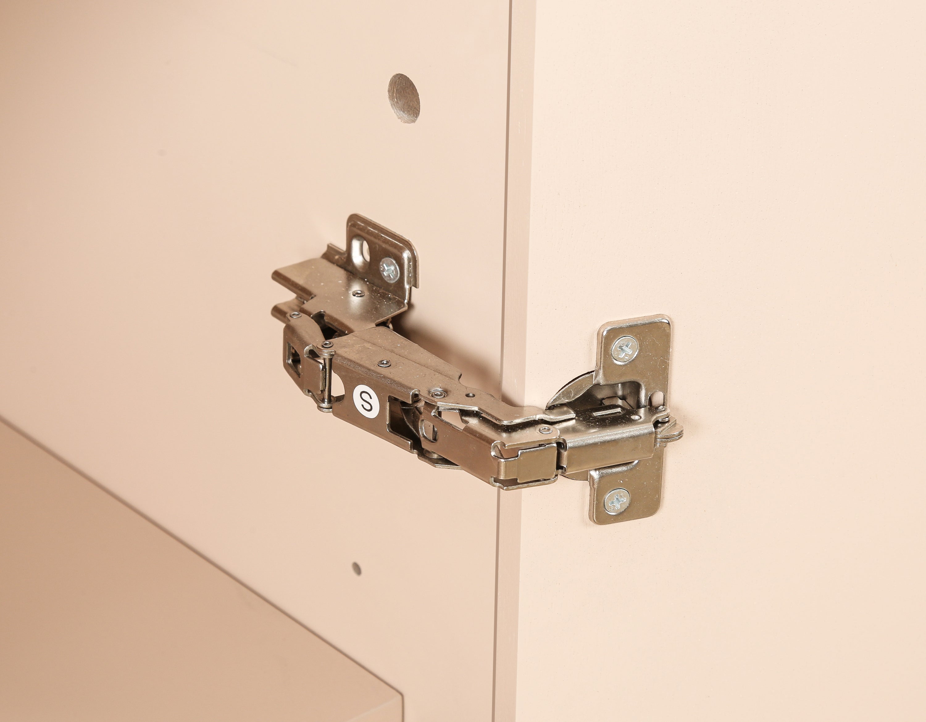 59'' Farmhouse Curved Vintage Storage Sideboard with Large Wooden Handles, Vertical Wood Grain Carving and Adjustable Shelves for Kitchen,Dining Room (Natural Wood Washed)