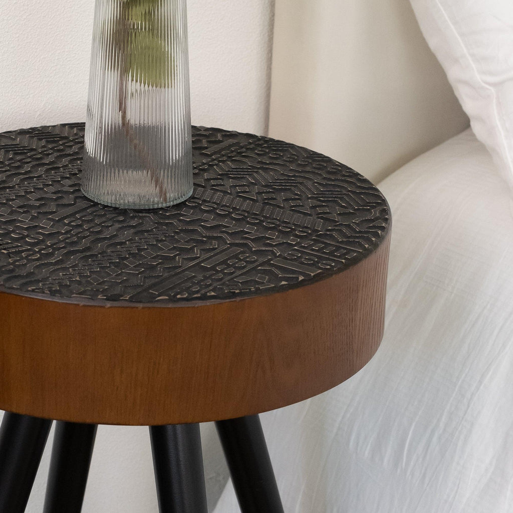 15.7-inch Round Side Table for Compact Spaces.