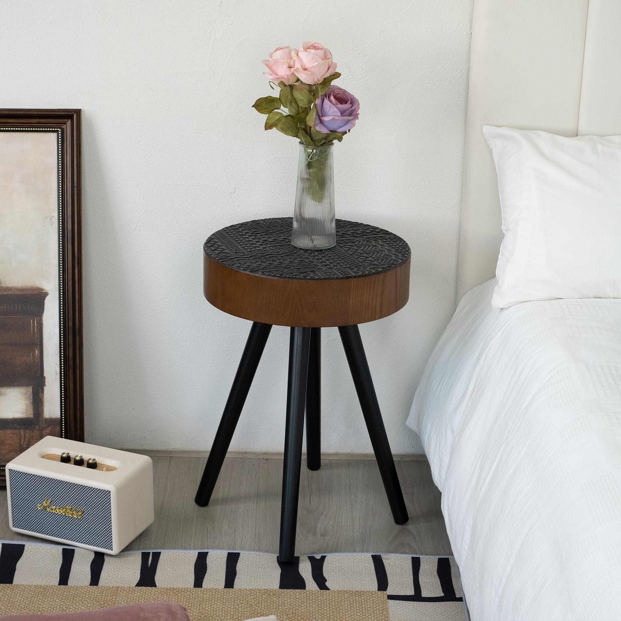 15.7-inch Round Side Table for Compact Spaces.