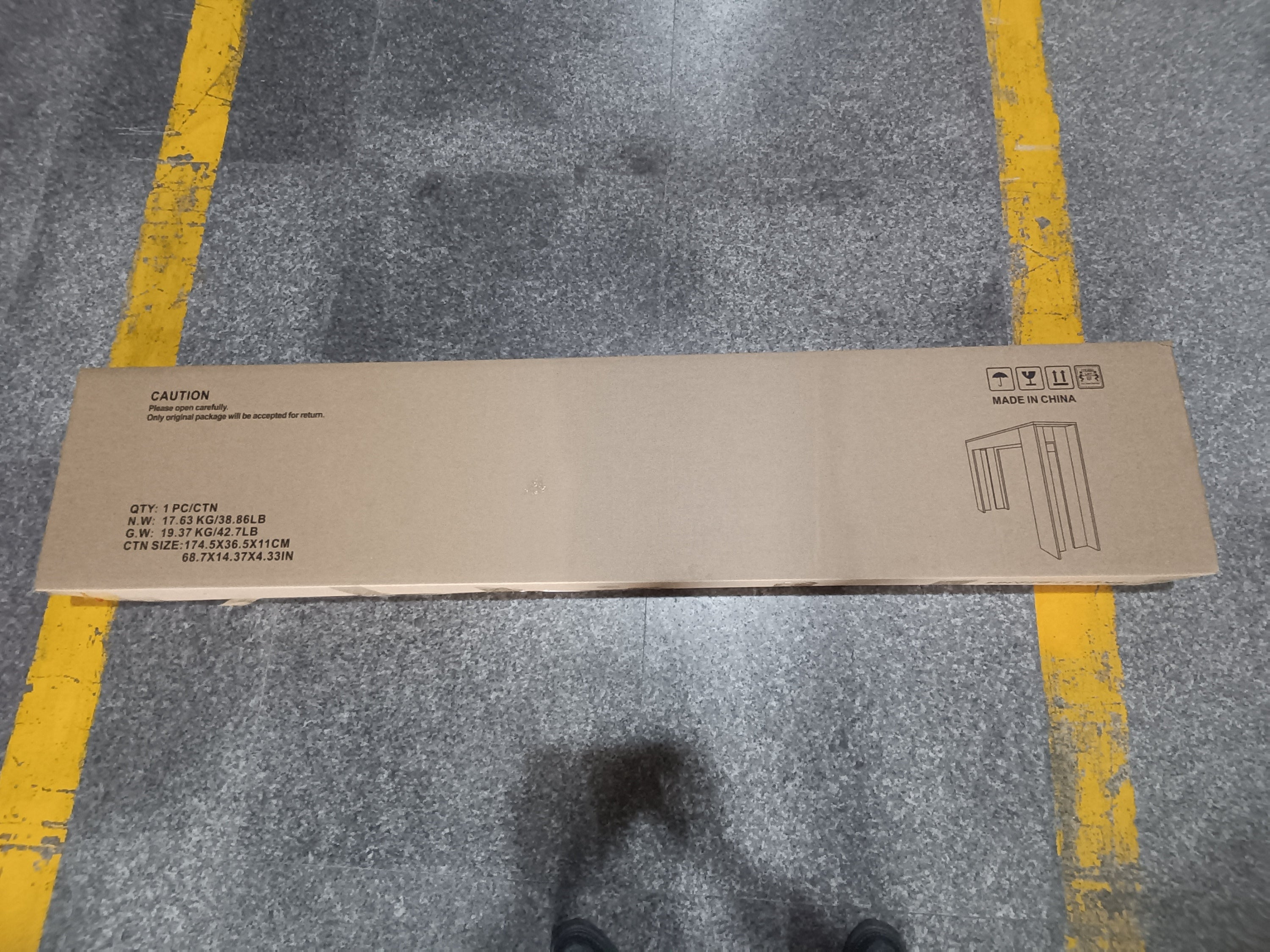 Farmhouse Oak Console Table - Extra-Long Entryway Table packaged in a flat box for easy shipping and assembly, labeled with product details.