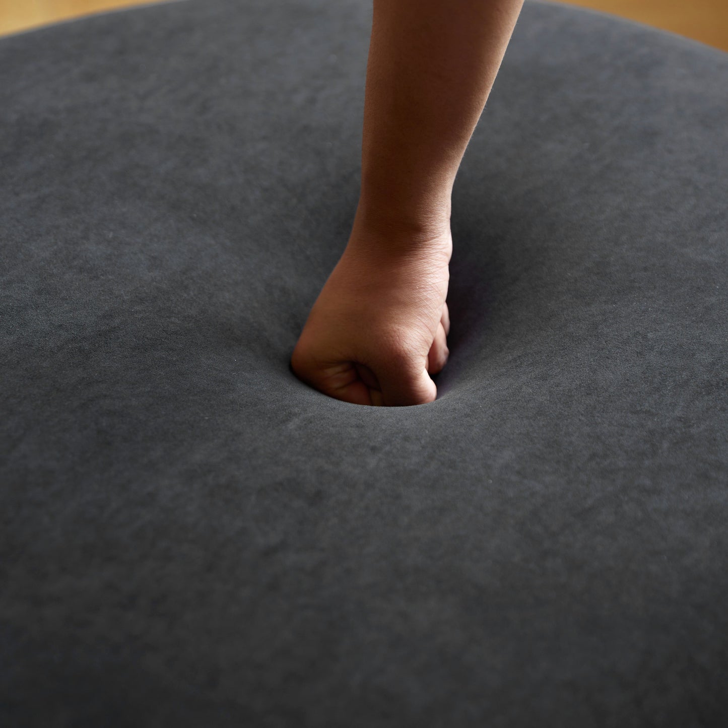 90' Curved Sofa with Throw Pillows, 4 Seater Luxury Velvet Couch with Half Moon Design and High-Density Foam, Ideal for Modern Living Room, Office & Apartment, Black