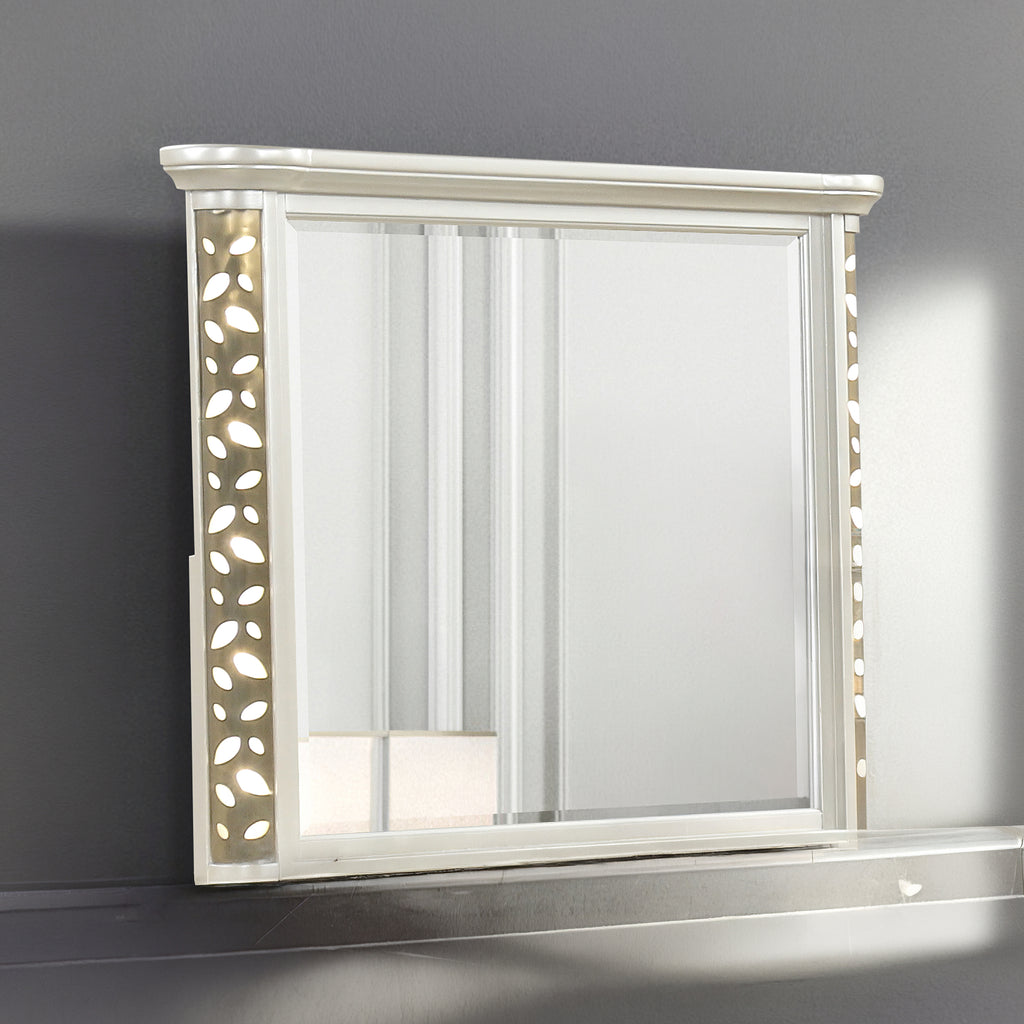 Cinderella Traditional LED Mirror with Decorative Edge in Beige