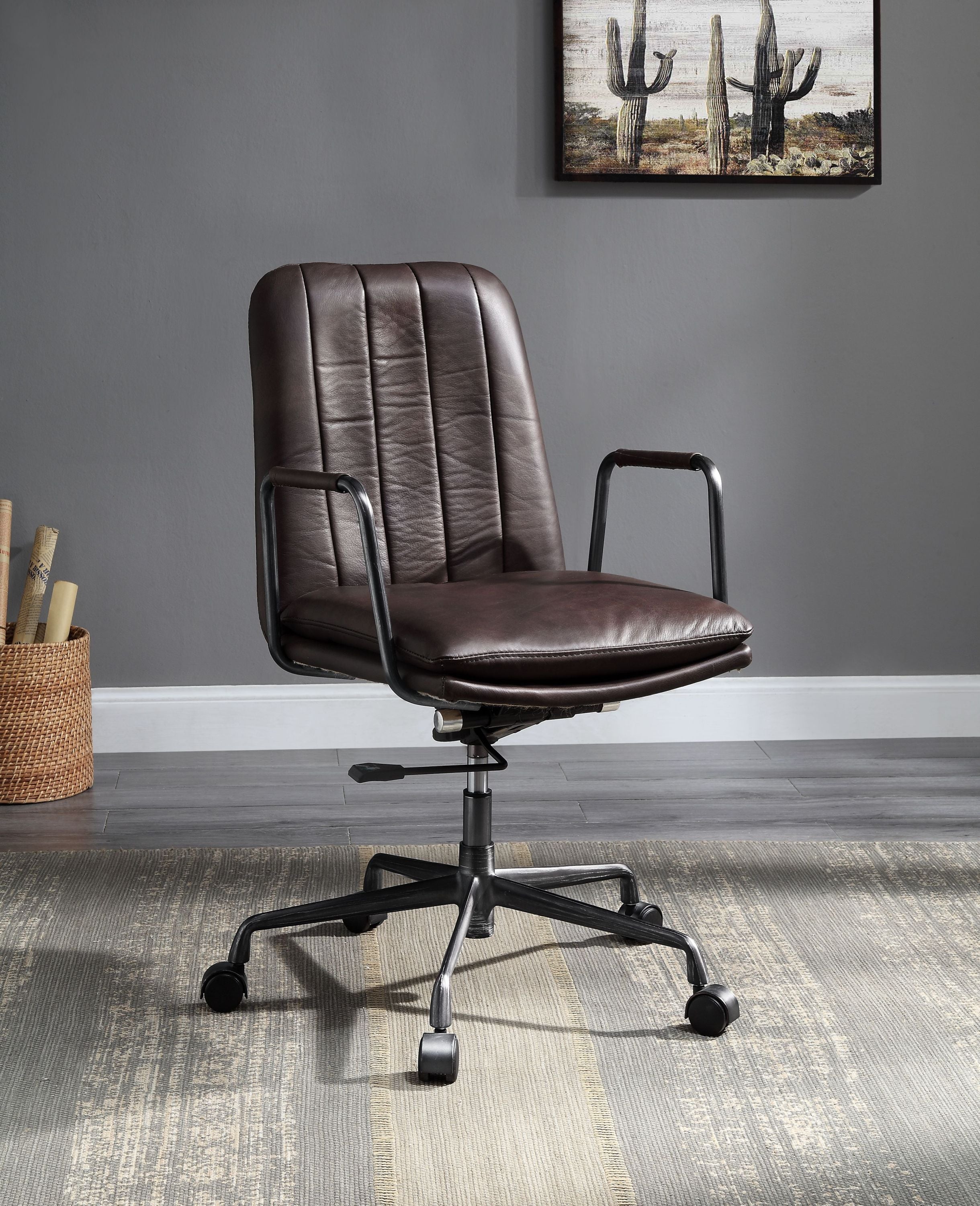 Eclarn Mars Chair - Leather Desk Chair in dark brown with swivel base and wheels, ideal for modern office setups.