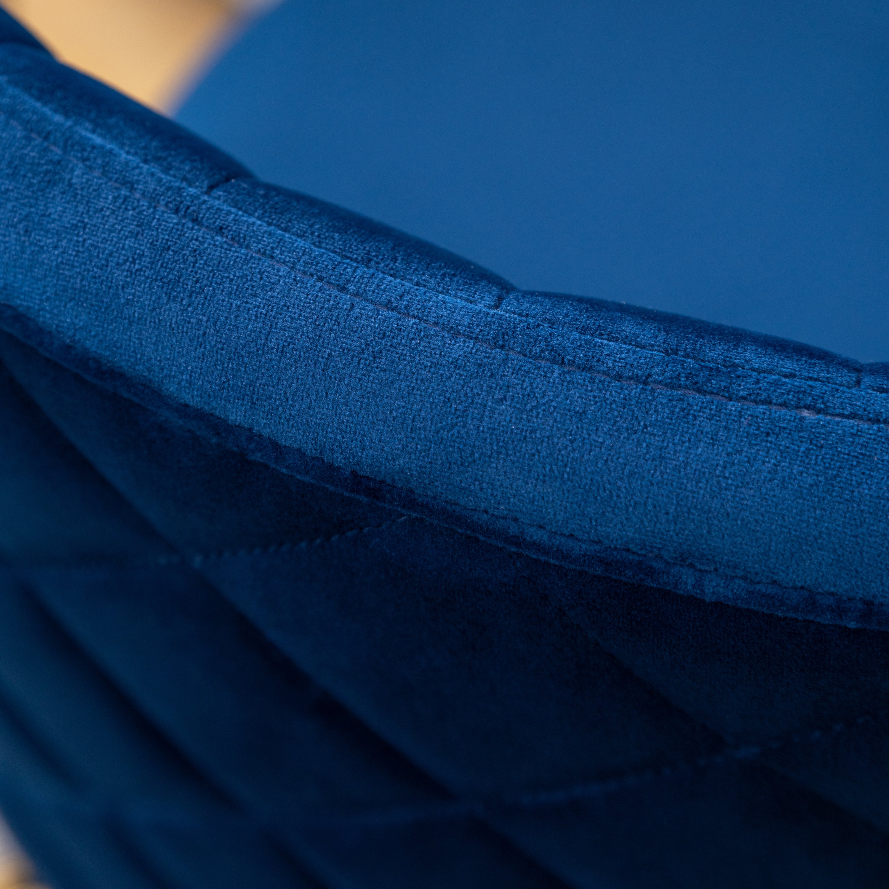 Amoa Contemporary 5-Piece Dining Set, White Round Dining Table with 4 Chairs