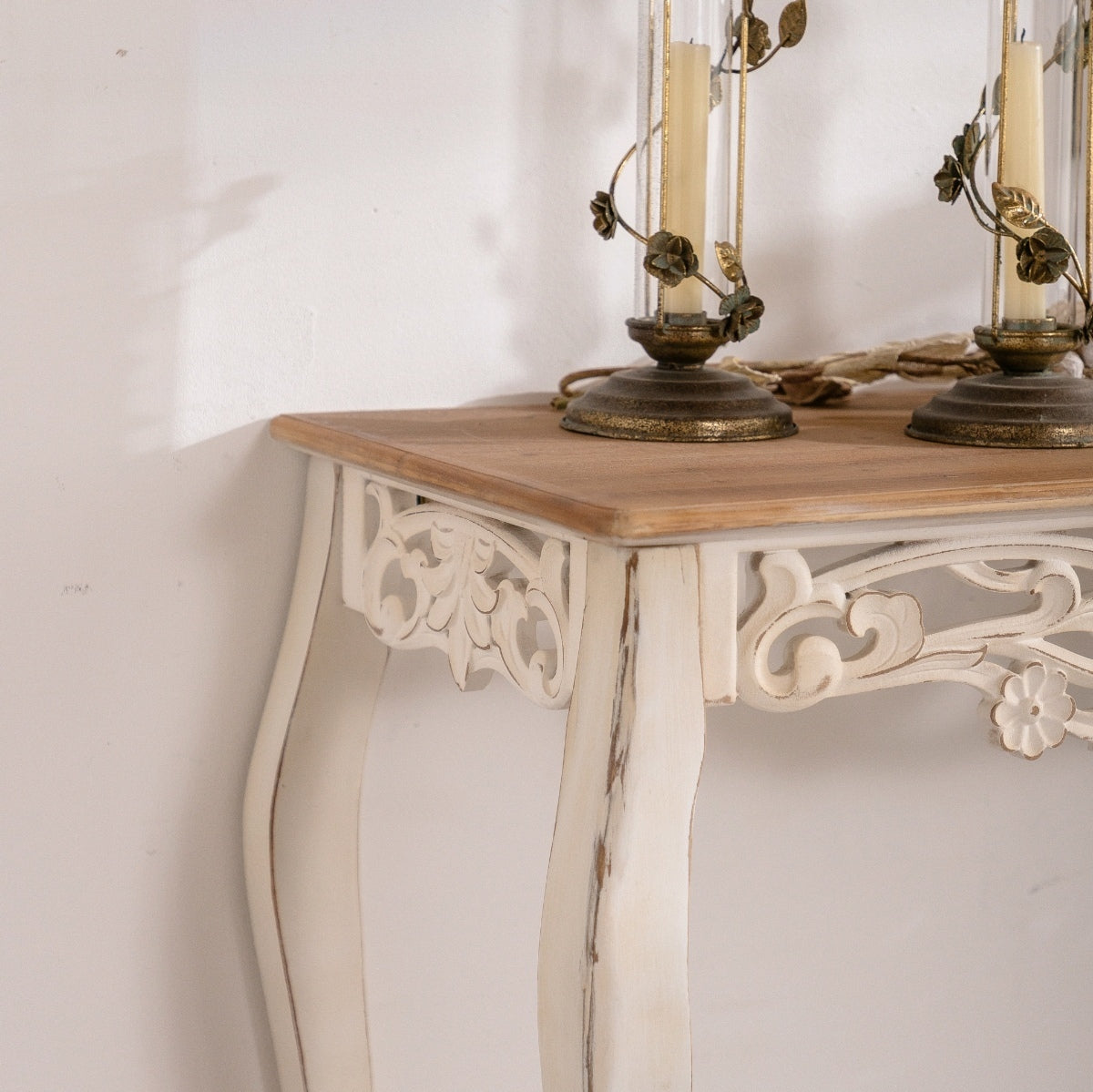 Antique White Console Table with Carved Details, Distressed Console Table, Vintage French Country Entry Table with Wood Carvings and Curved Legs for Hallway Living Room