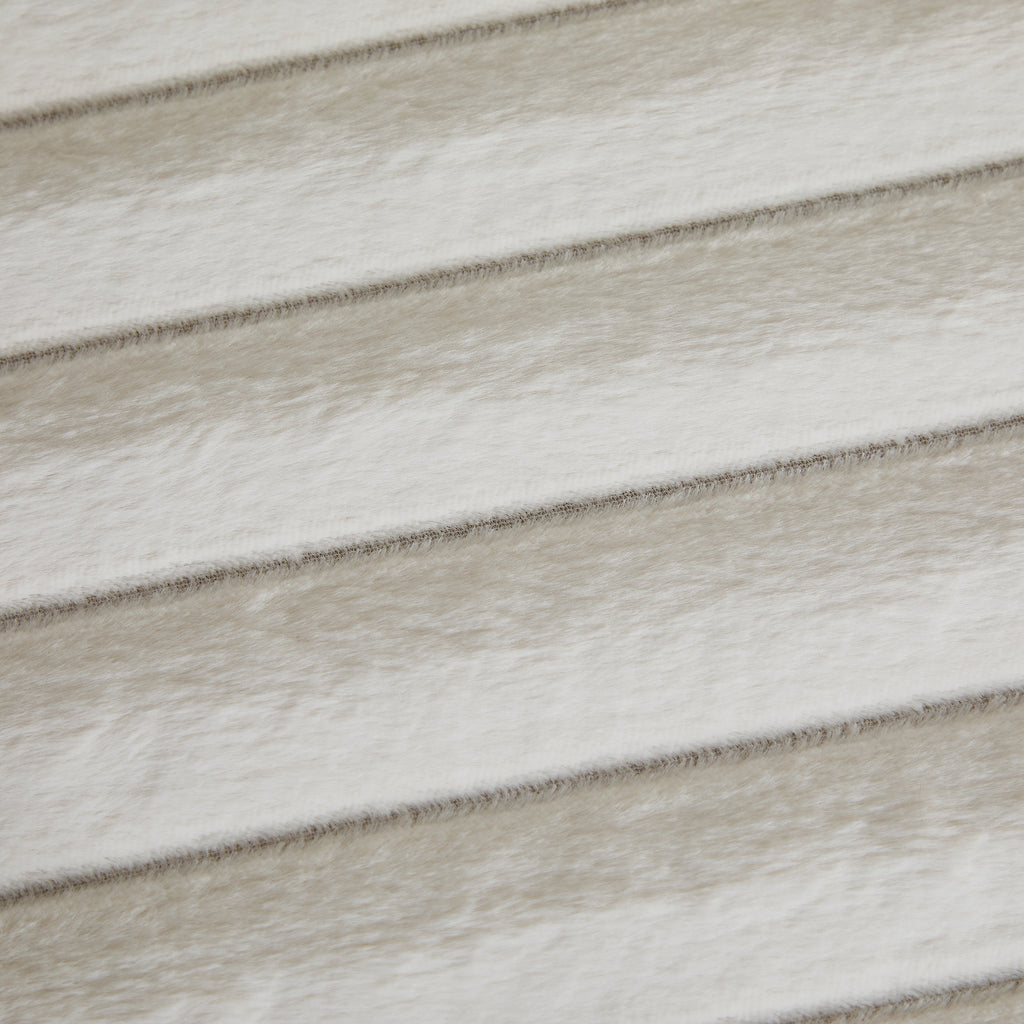 22.05'Wide Upholstered Round Pouf Ottoman Foot Rest with Black Metal Legs,Faux Fur Footstool for Living Room Bedroom Entryway. Beige