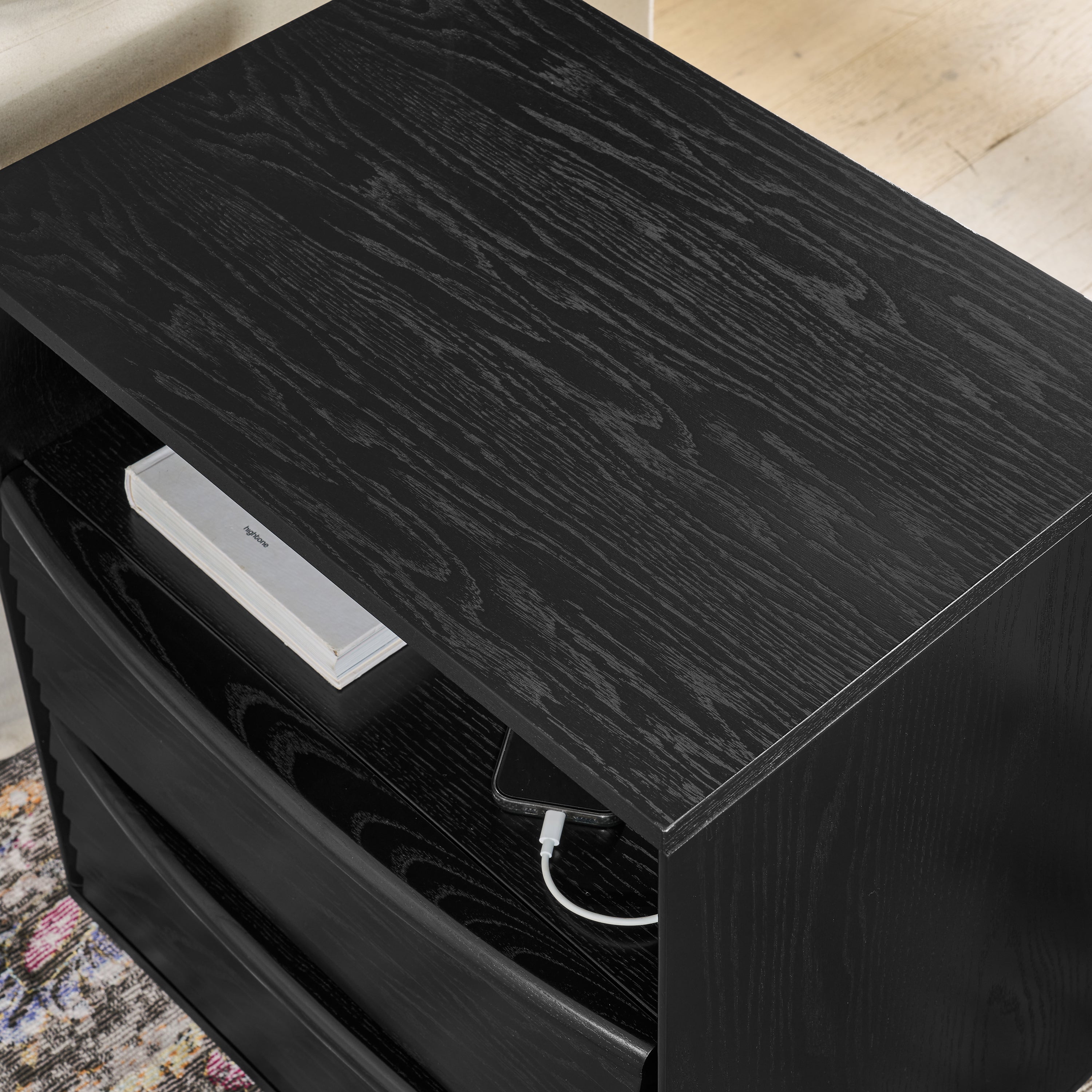 Mid Century Modern Nightstand with Charging Station & Outlet Hole & 2 Solid Wood Drawers, Louver Design Farmhouse End Table with Open Shelf & Drawer Dresser for Living Room Reception Room Dorm, Black