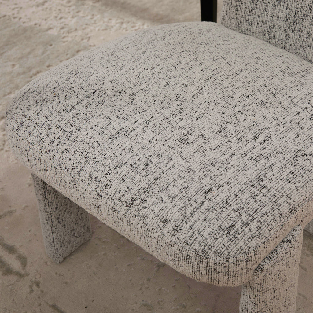 22.05' Wide Modern Upholstered Chenille Dining Chair Set of 4 with Rubberwood Legs, Armless Curved Back Accent Chairs for Living Room Bedroom Restaurant Cafes Dining Room Reception, White/Black Dining Chair