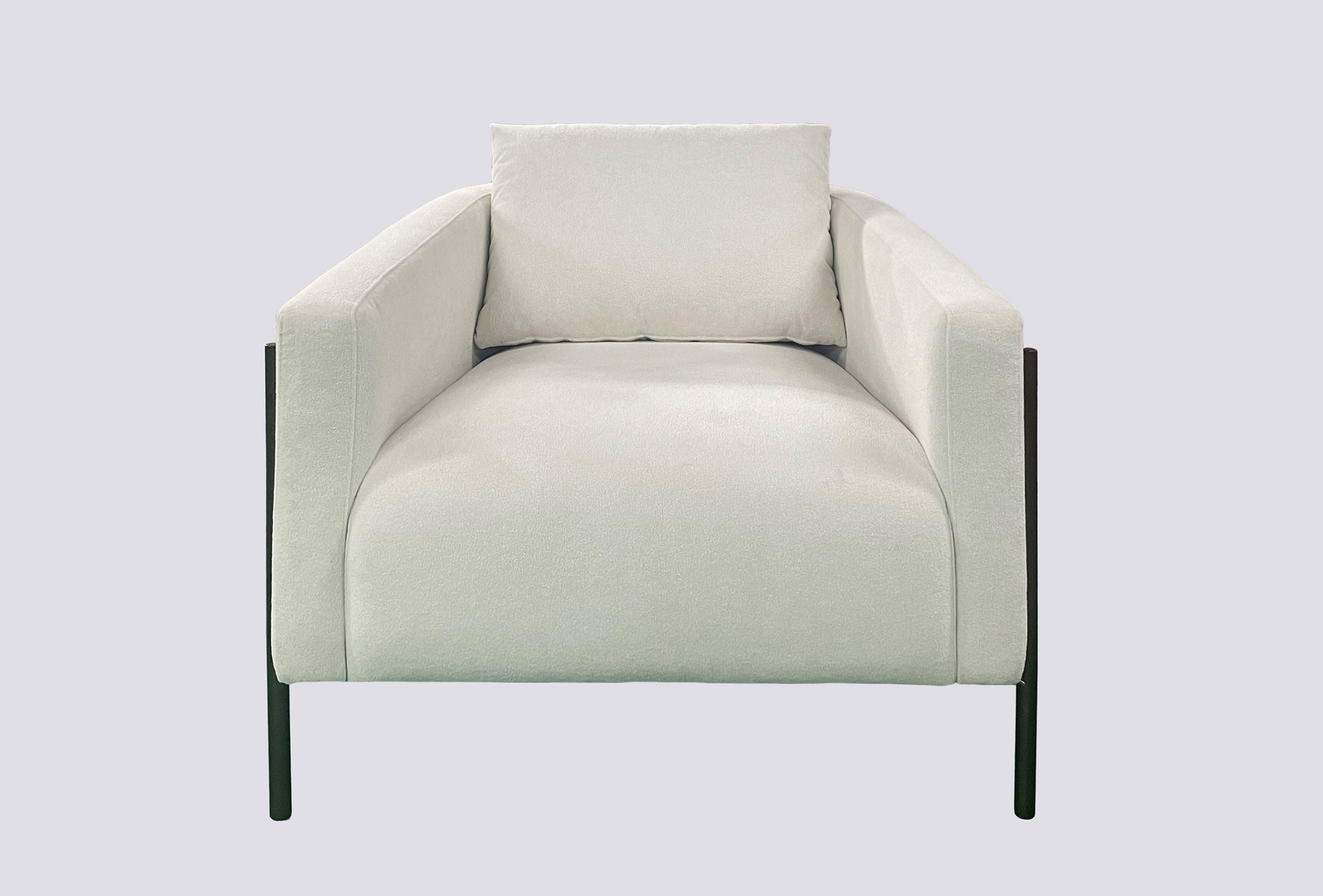 Accent Chair with Rope Designed Exterior