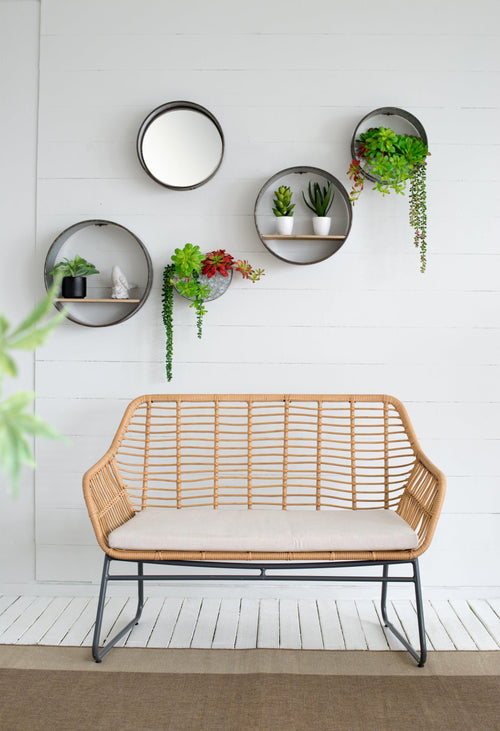 Elegant 5-Piece Farmhouse Metal Wall Planter for Gardens.