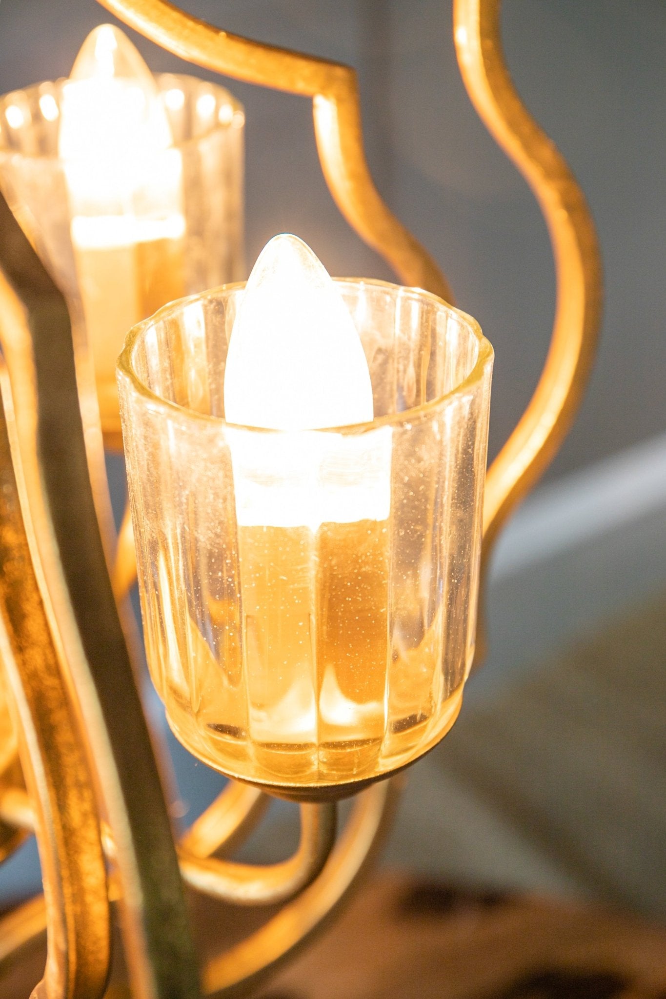 4 - Light Metal Chandelier, Hanging Light Fixture with Adjustable Chain for Kitchen Dining Room Foyer Entryway, Bulb Not Included - Groovy Boardz