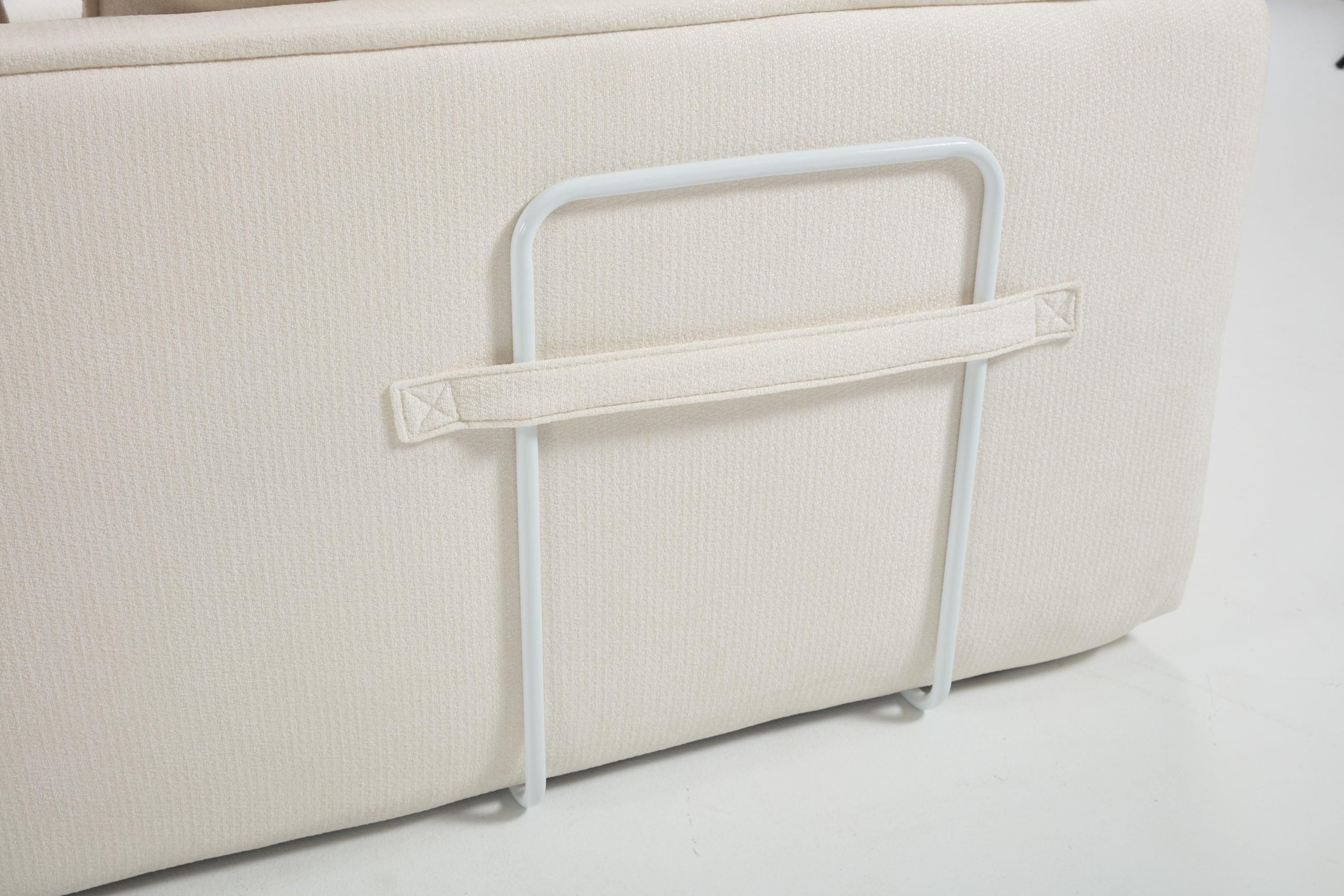 Elegant White Polyester Modern Minimalist Sectional Sofa.