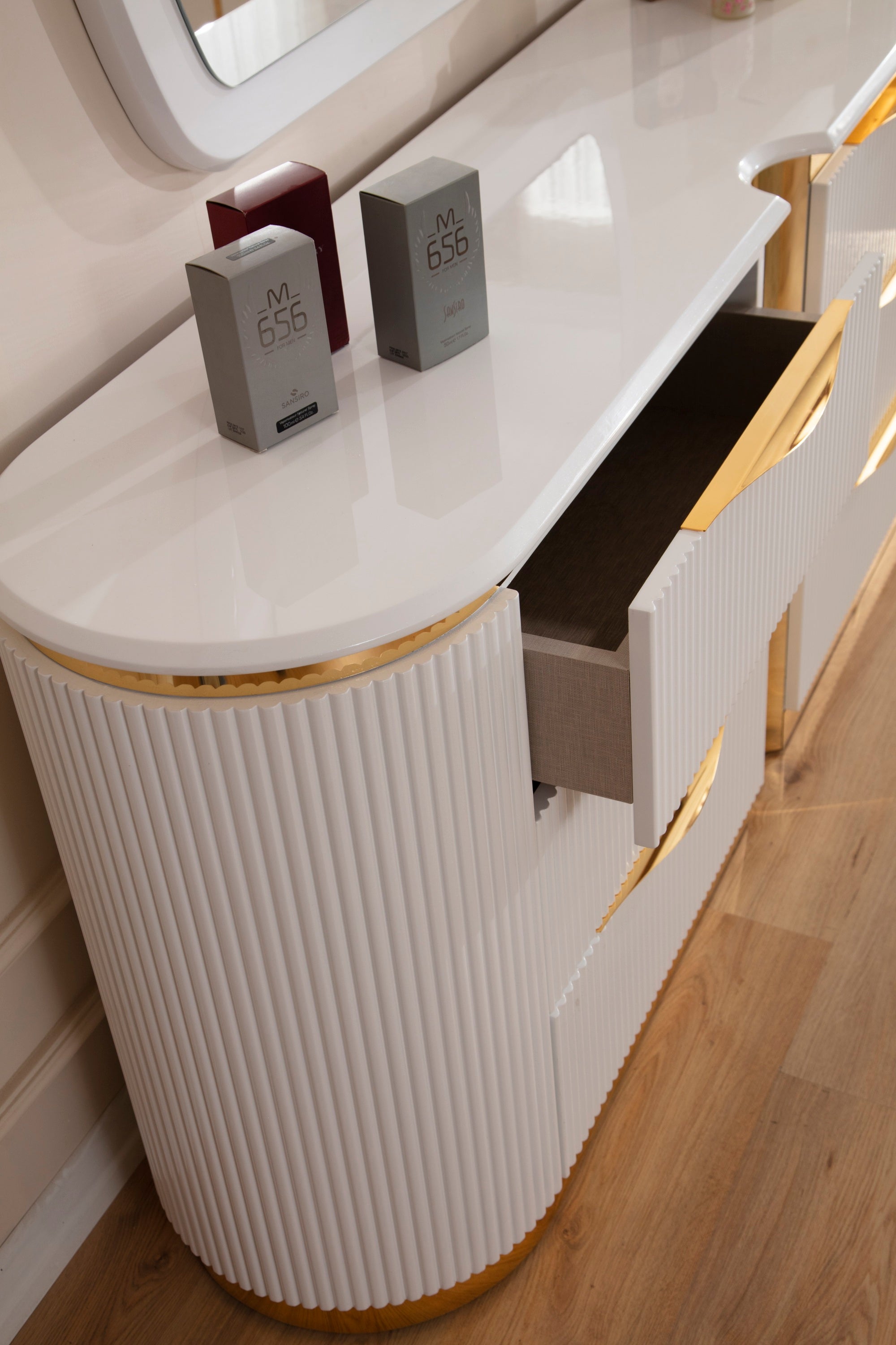 Gold Detailed 6-Drawer Dresser made with Wood in White