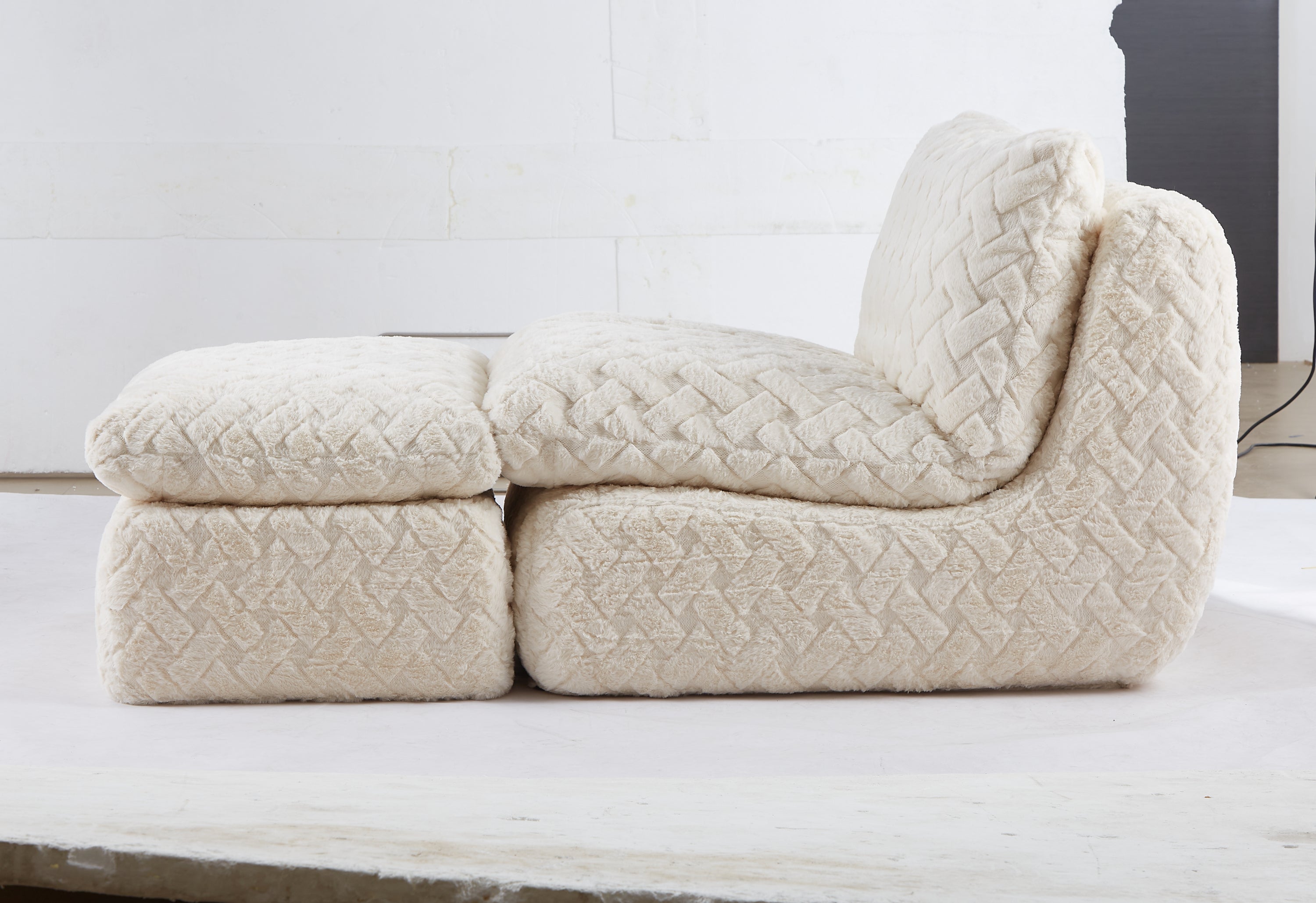 Liyasi Full Compression sofa chair with swivel add Ottoman