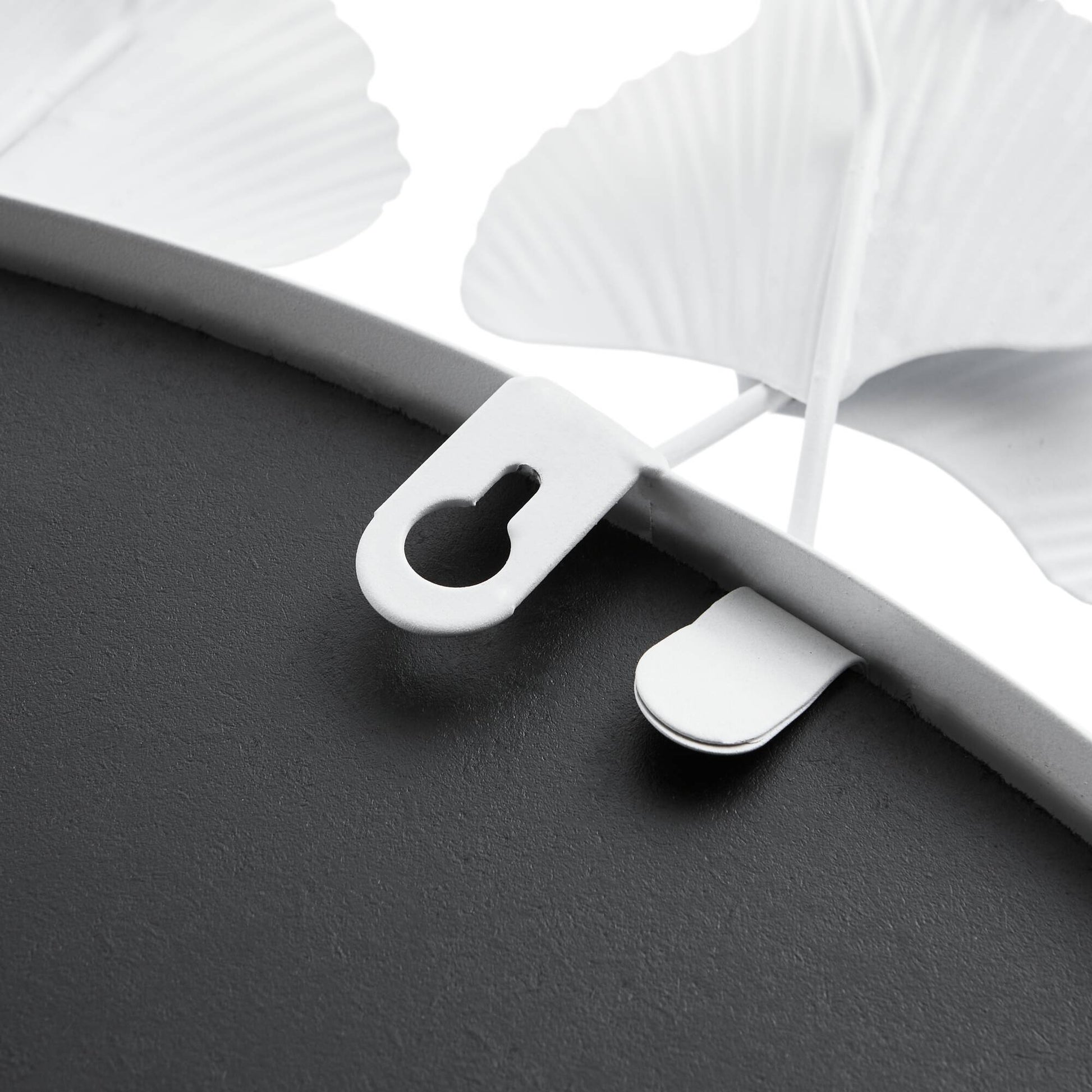 30.5'Eden Gingko Leaf Round Wall Mirror White Mirror