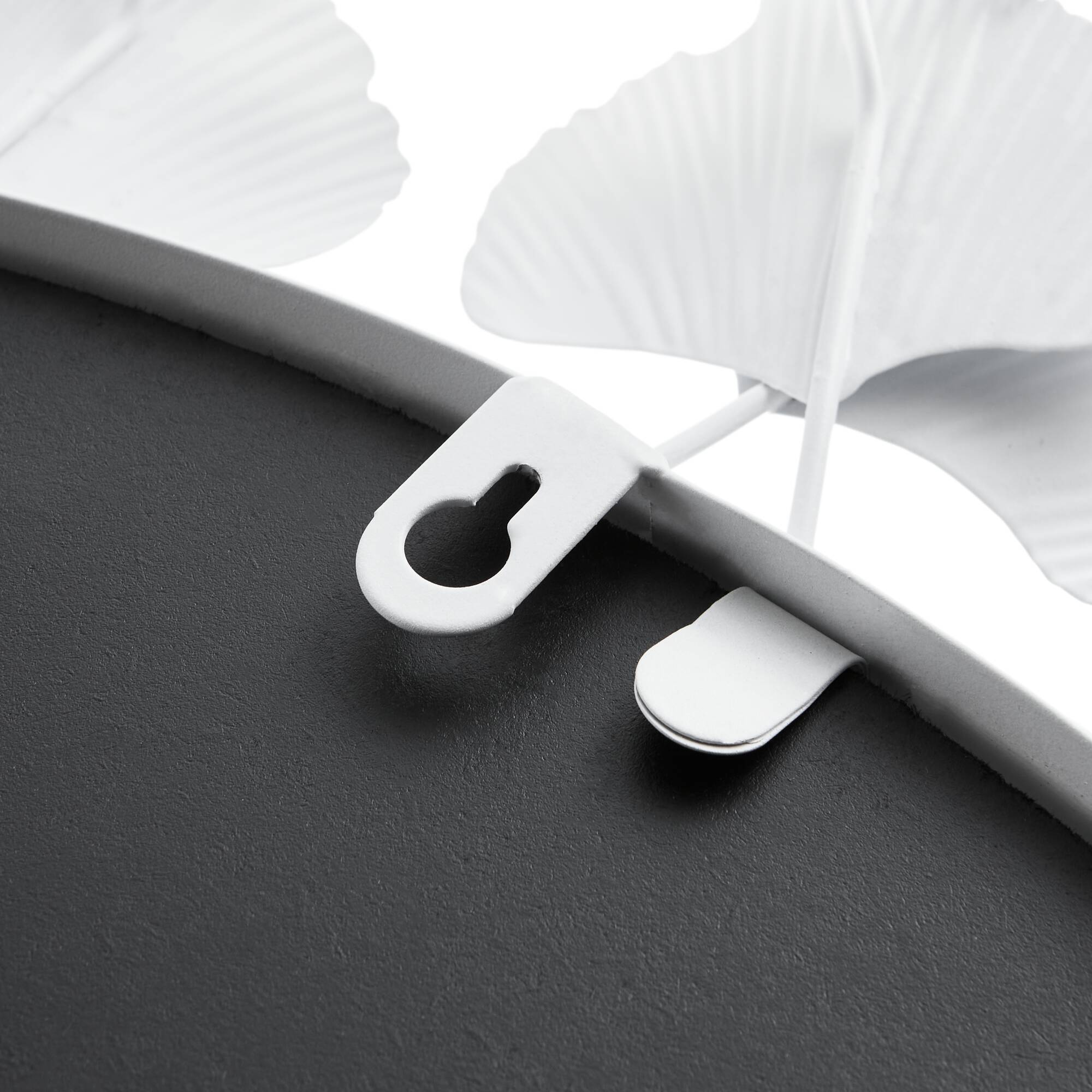 30.5'Eden Gingko Leaf Round Wall Mirror White Mirror