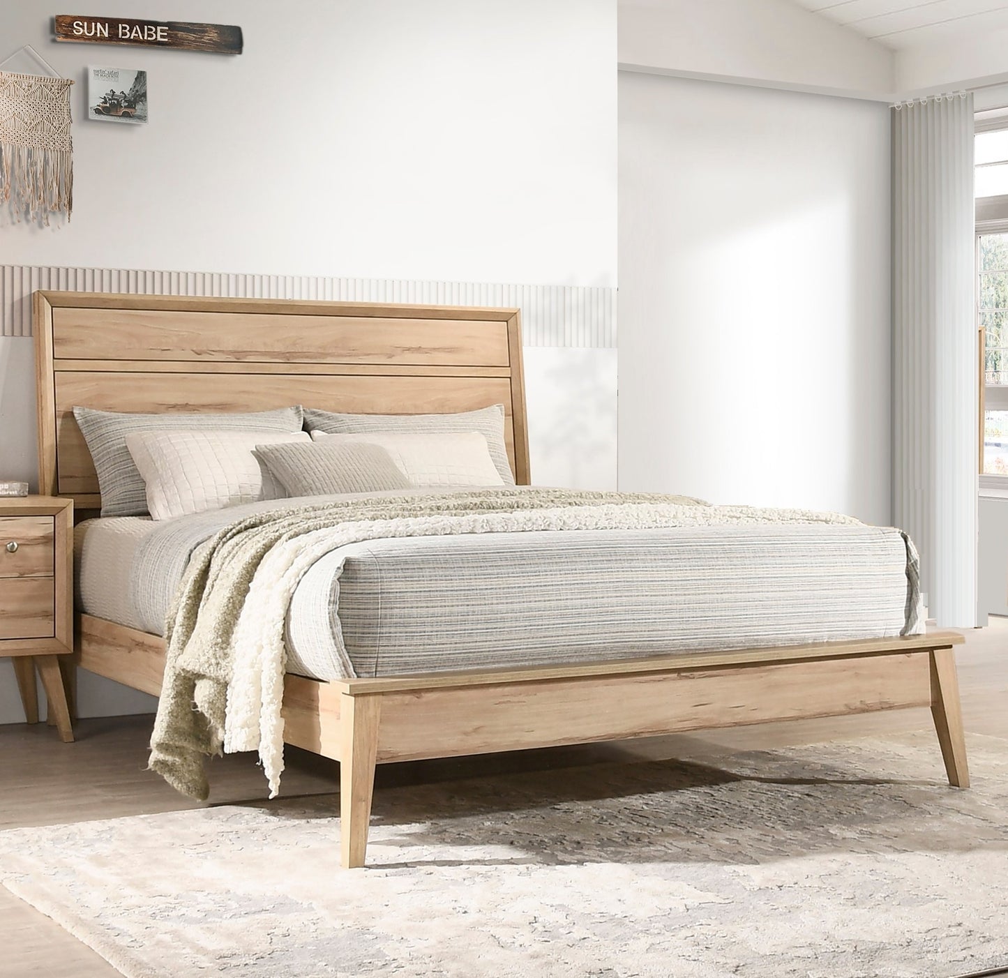 Classic Style Queen Bed Natural Oak Finish Wooden Bedroom Furniture 1pc, Mid-Century Modern Design