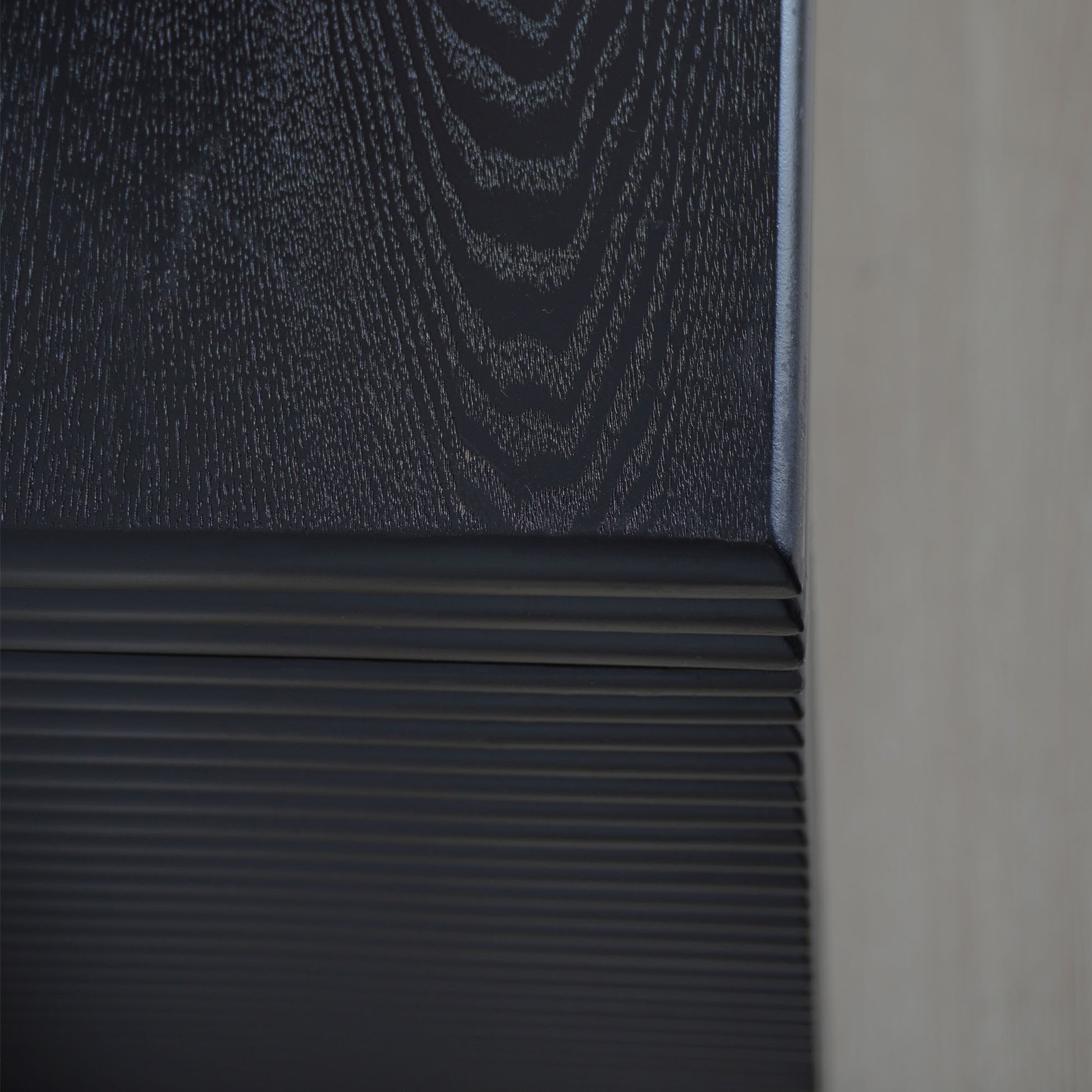 Modern Black Console Table with Ribbed Design,Wood Console Table, 47' W entryway table,Black Entry Table Narrow Console Table, Modern Hallway Table, Modern Sofa Table, Living Room Table