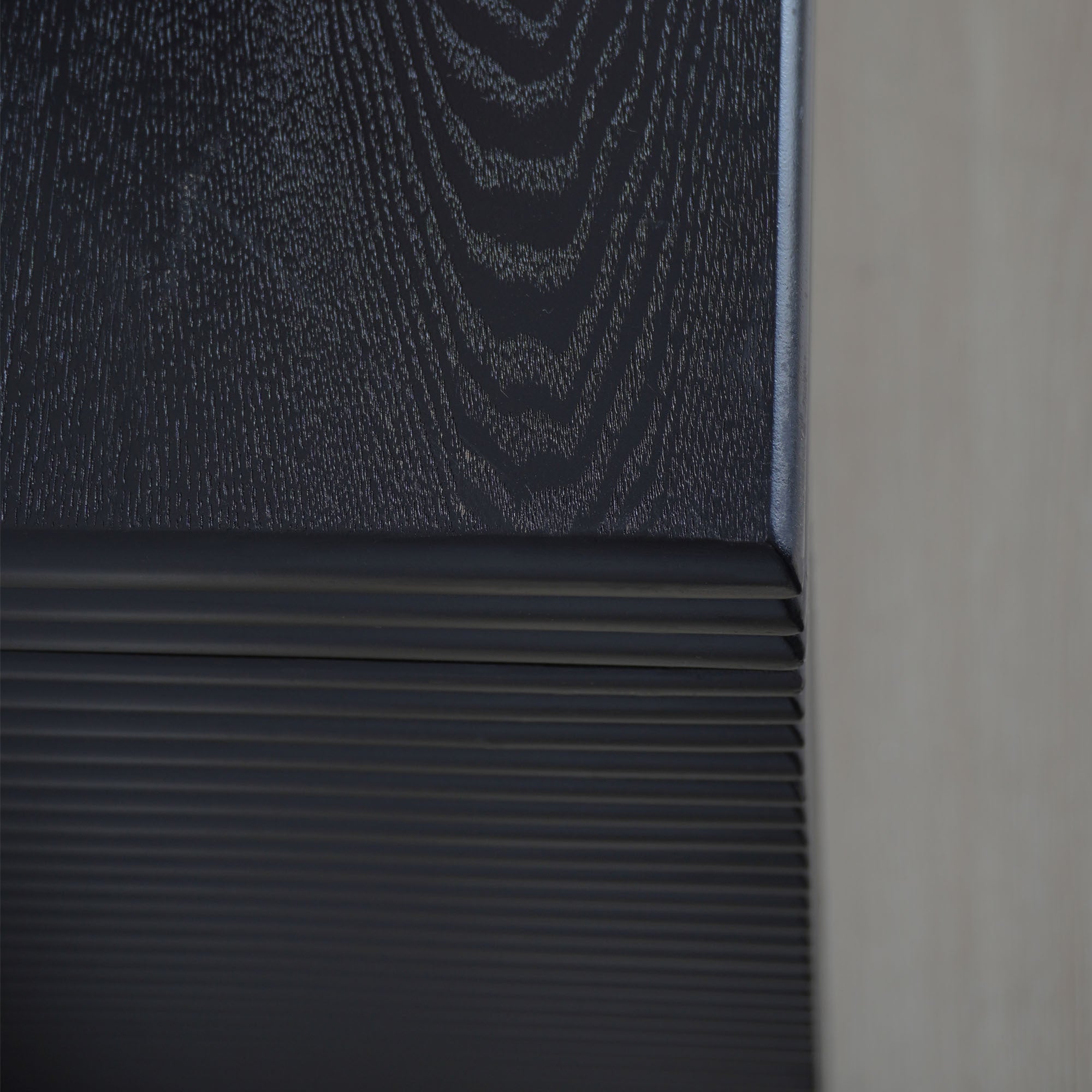 Modern Black Console Table with Ribbed Design,Wood Console Table, 47' W entryway table,Black Entry Table Narrow Console Table, Modern Hallway Table, Modern Sofa Table, Living Room Table