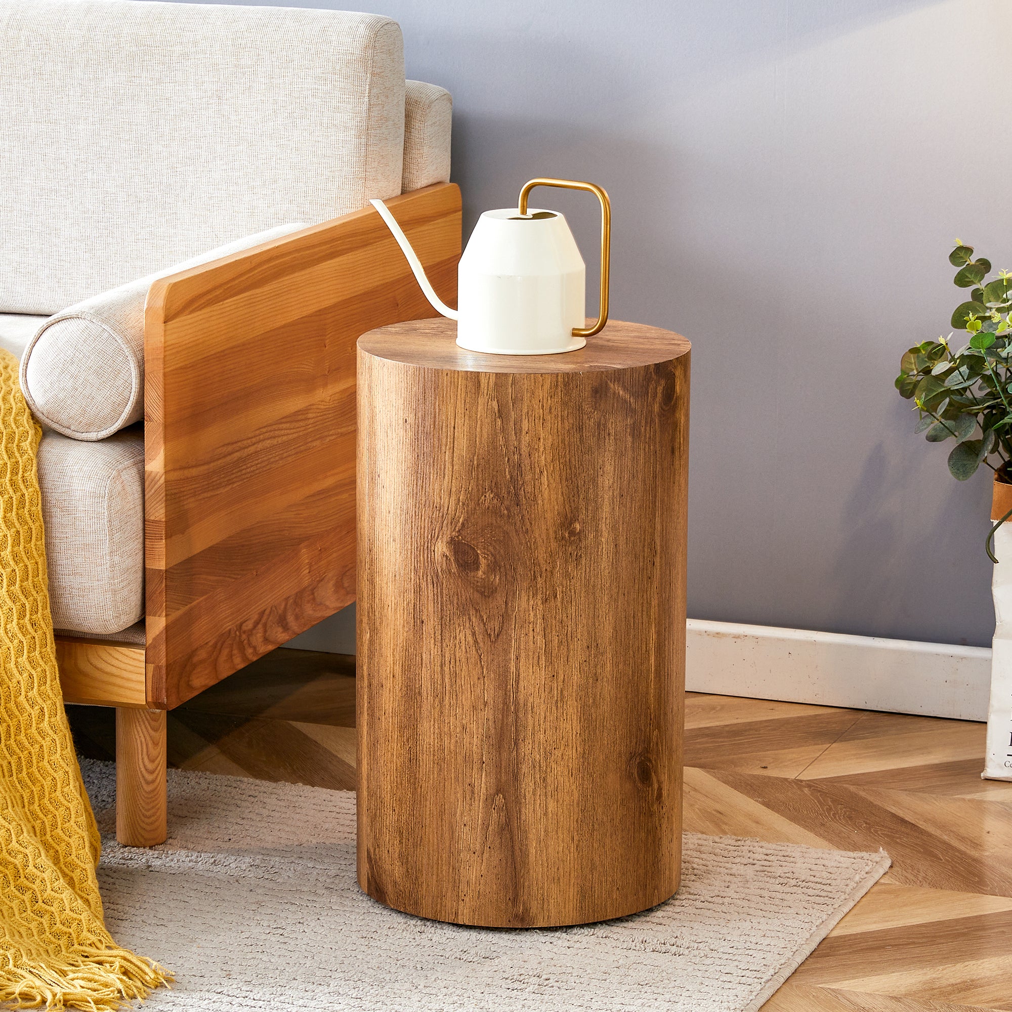 The cylindrical table with its patterned design can be easily integrated into a variety of interior styles, from coffee tables to small dining tables, workbenches.W1151P200296