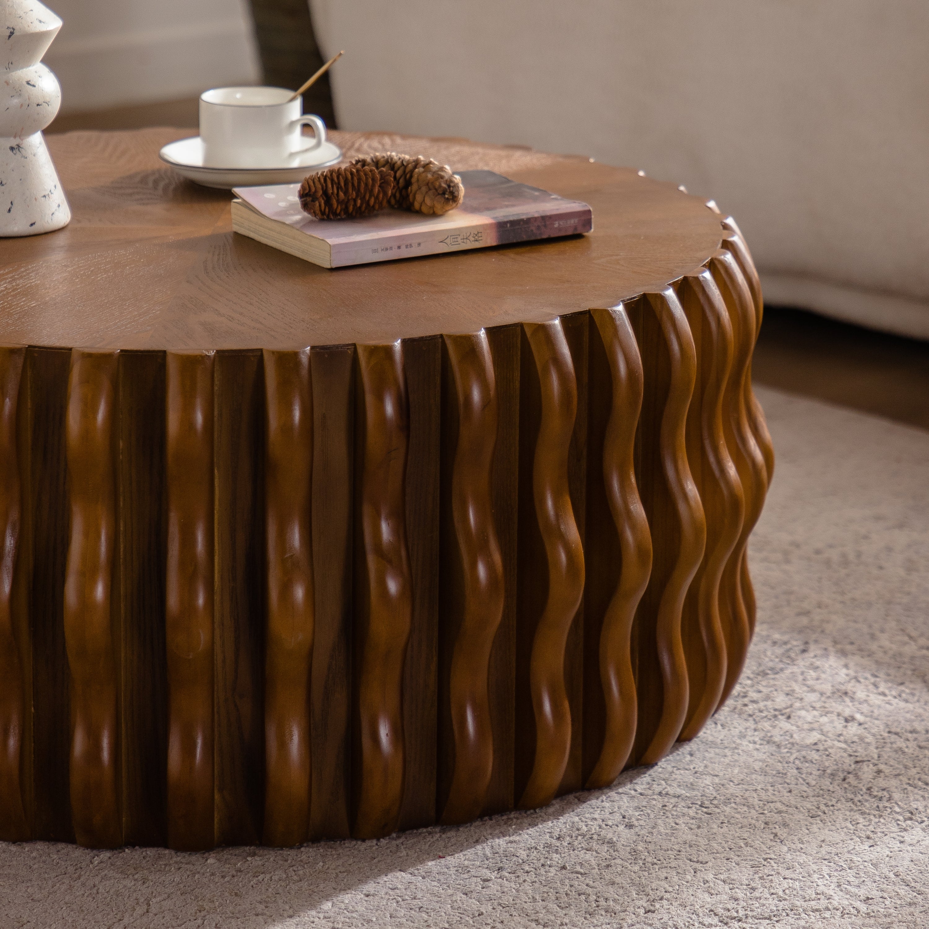 Drum Fluted Modern Round Coffee Table, Mid Century Circle Center Coffee Tables with Sturdy Pedestal, for Bedroom Apartment Living Room Farmhouse.