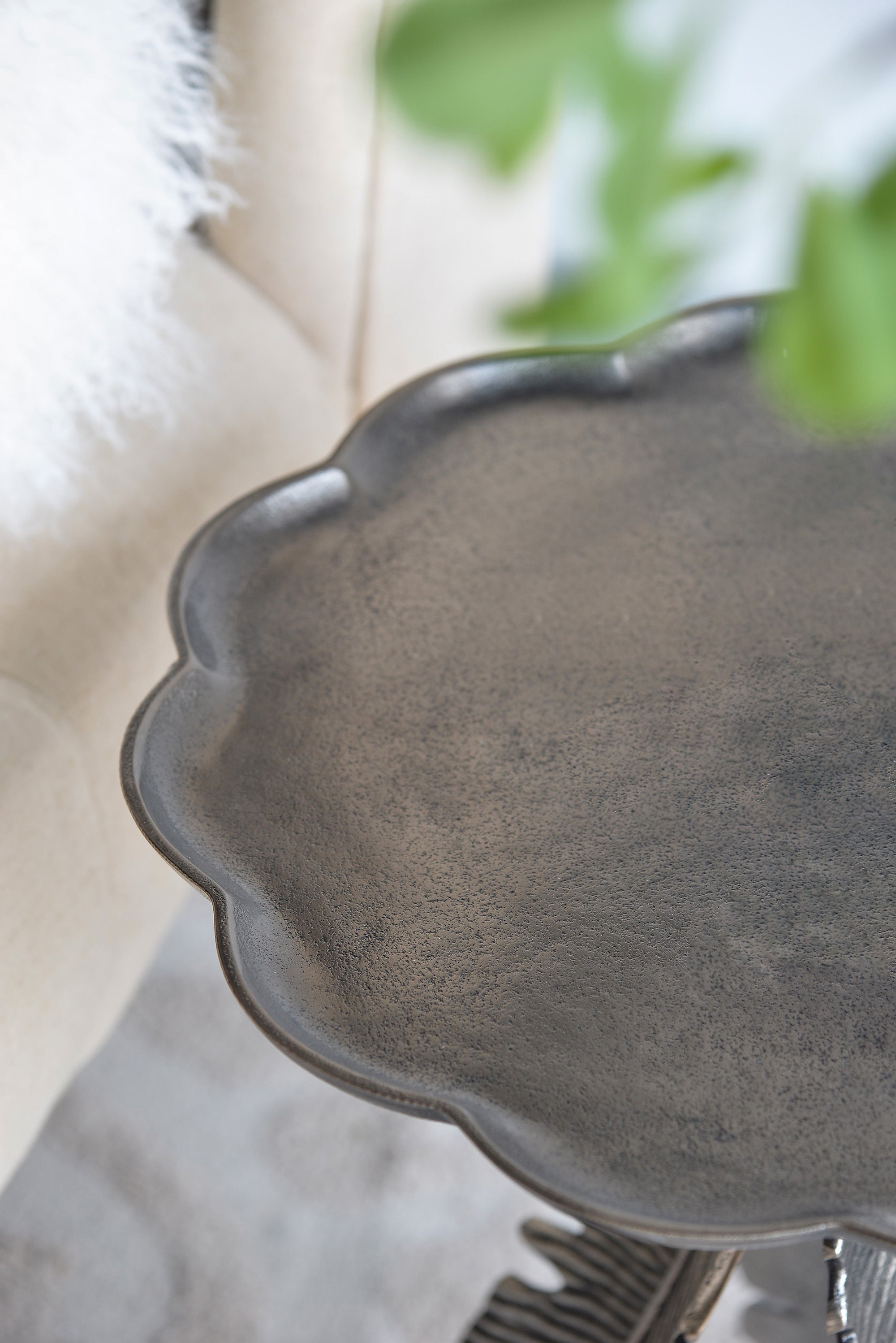 Milo Leaf Side Table