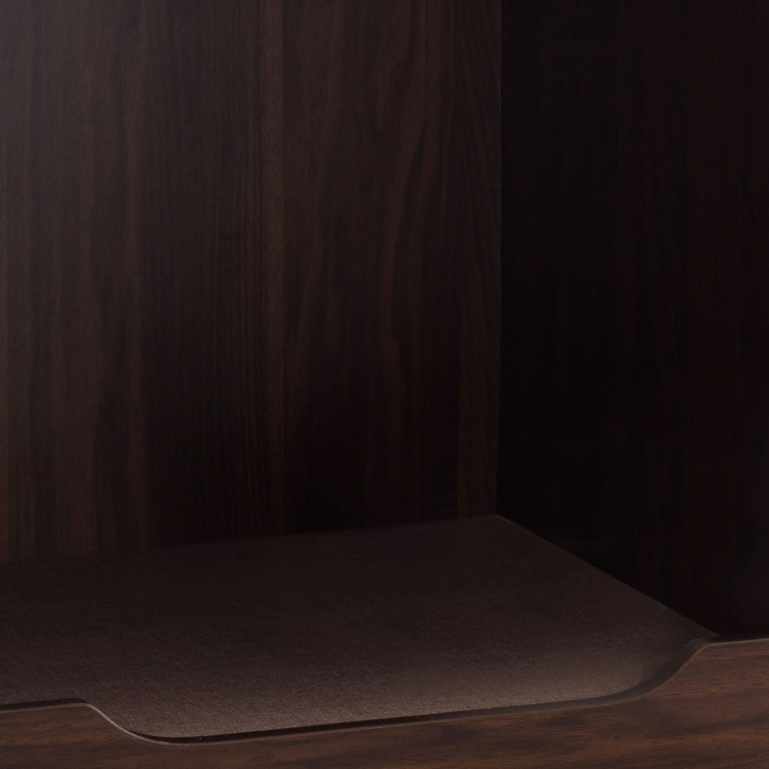 ID USA  161867 End Table Pet Cove Dark Walnut