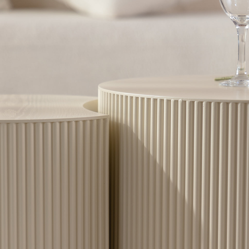 Round Coffee Table Handcrafted Relief Sturdy Pedestal Wooden Olive-Shaped Tea Table for Living Room Coffee Table