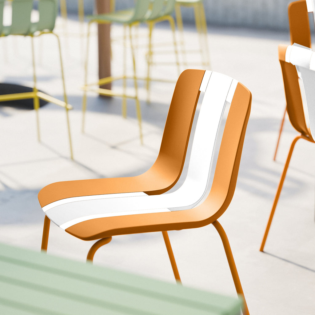 Four-piece set of modern striped color-blocking single chairs, waterproof and fade-resistant, in beige, white and orange.Dimensions: 20.47*18.9*31.5 (in). PP seats with powder-coated metal legs.