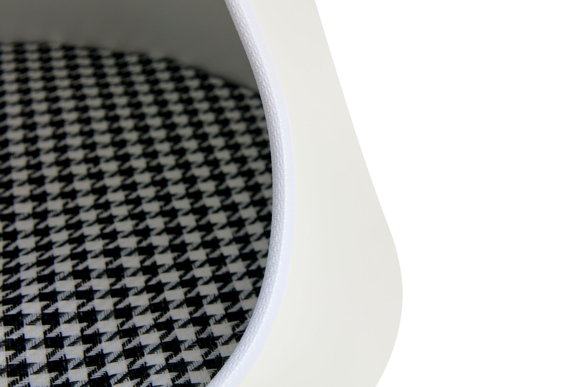 set of 2 coffee round tables with a marble-look top and steel base with 2 cat beds multifunctional and stylish entable