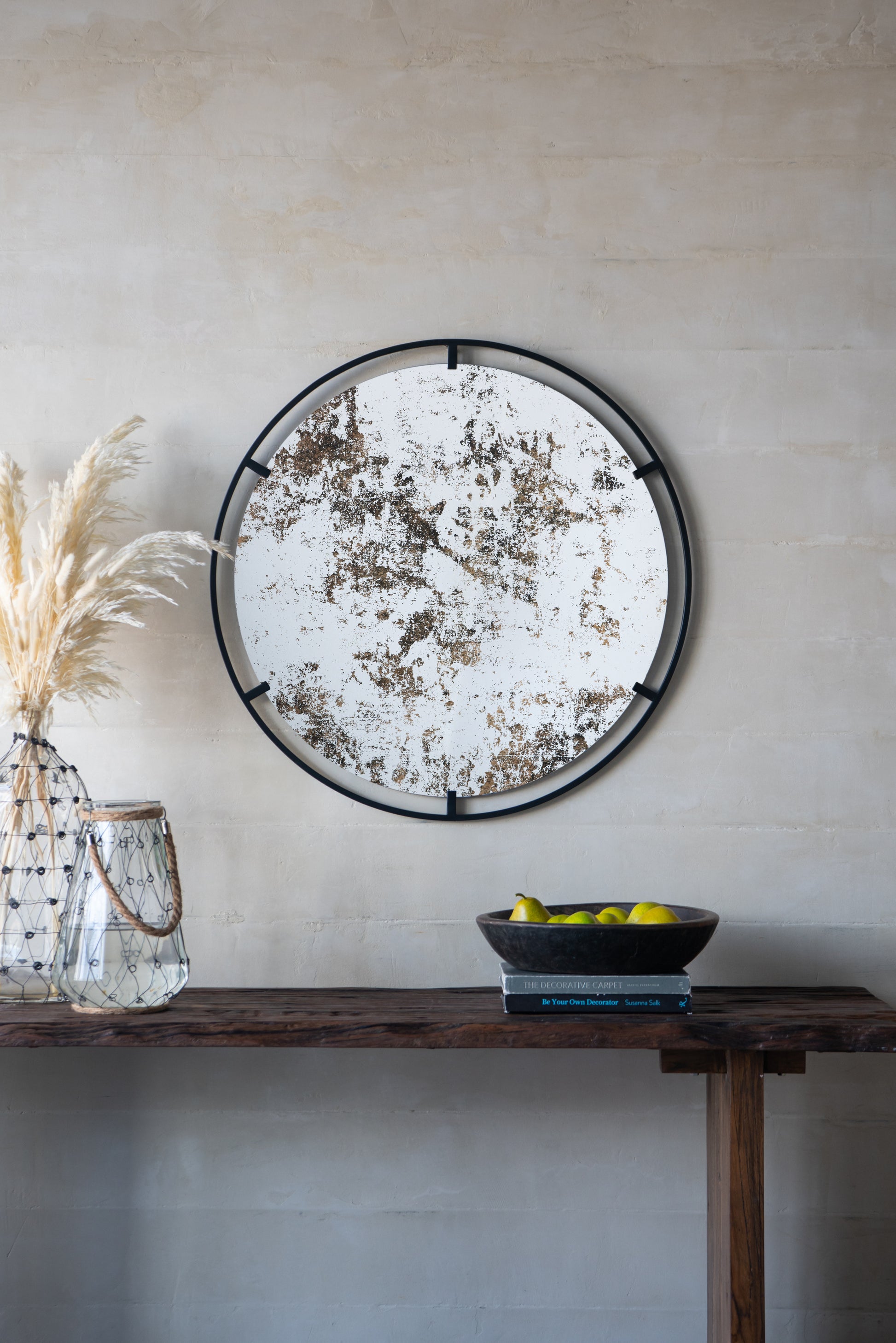 D31.5x0.5" Theodor Mirror with industrial design Round Mirror with Metal Frame for Wall Decor & Entryway Console Lean Against Wall