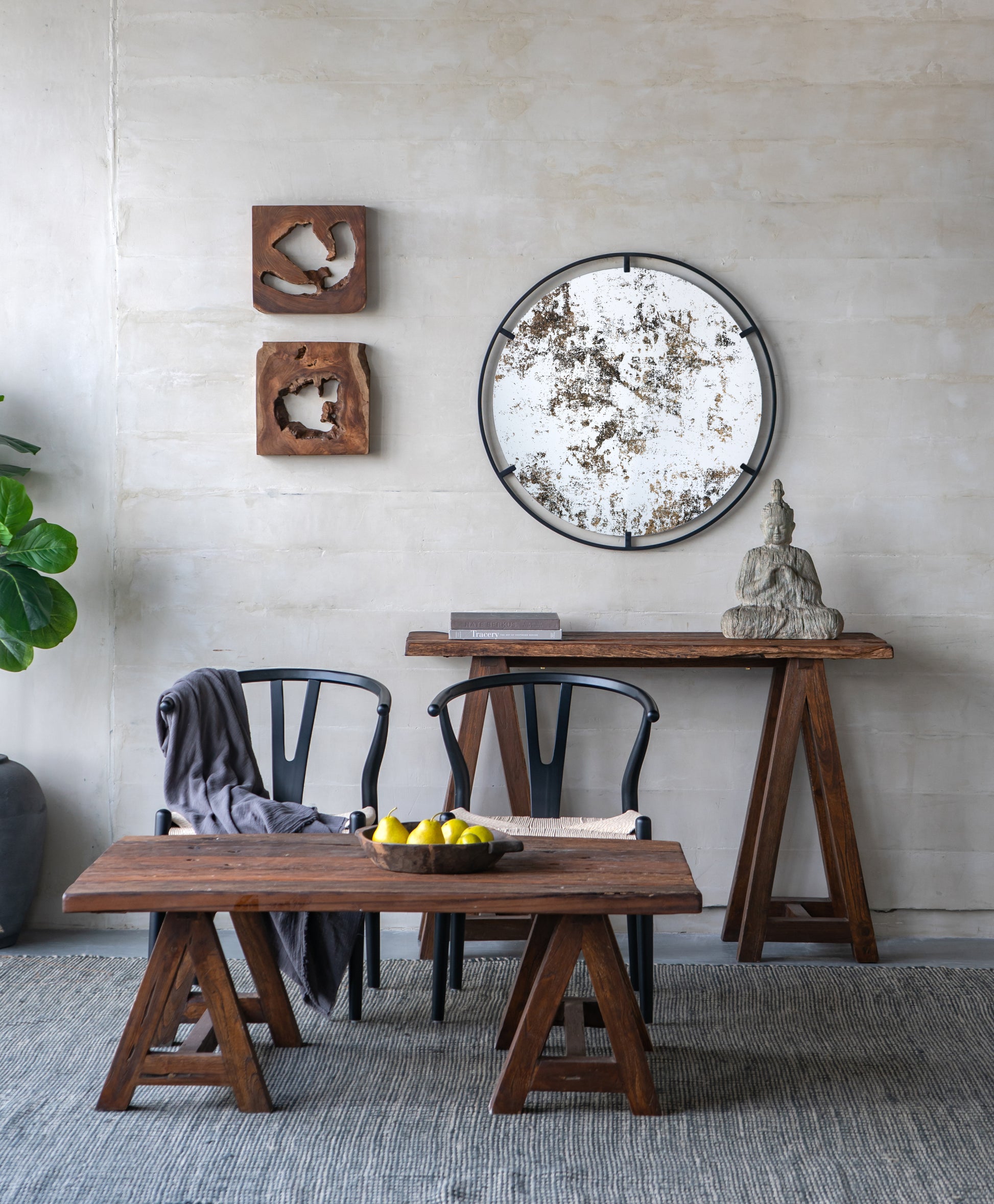 D31.5x0.5" Theodor Mirror with industrial design Round Mirror with Metal Frame for Wall Decor & Entryway Console Lean Against Wall