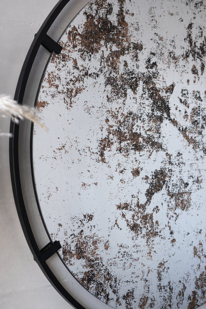 D31.5x0.5" Theodor Mirror with industrial design Round Mirror with Metal Frame for Wall Decor & Entryway Console Lean Against Wall