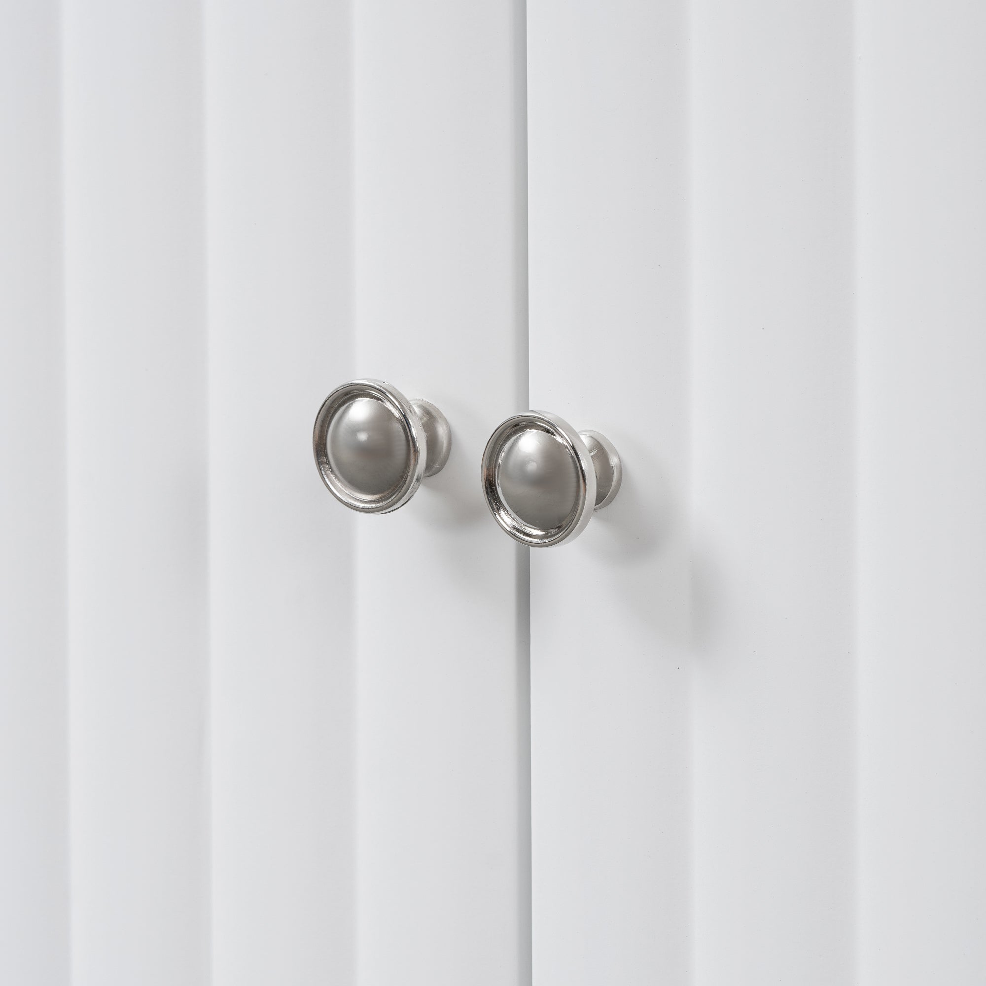 U_STYLE Elegant Four-Door Sideboard with Wavy Pattern Doors, Cylindrical Legs, and Sleek Metal Handles, Adjustable, Suitable for Study, Entryway and Living Room