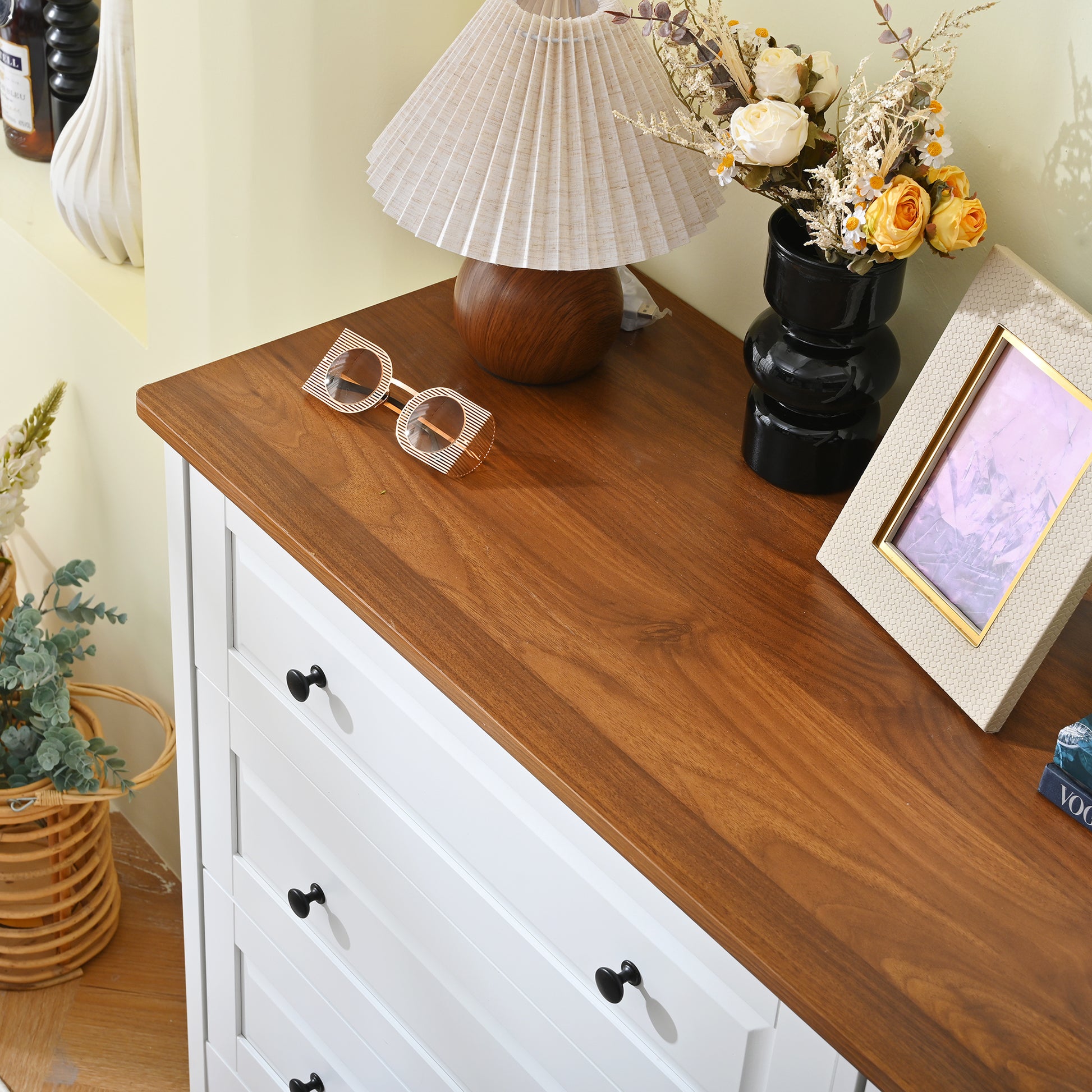 White Dresser for Bedroom, 6 Drawer Dresser with Wide Drawer and Metal Handles, White Dresser, Wood Dressers & Chests of Drawers for Hallway, Entryway.