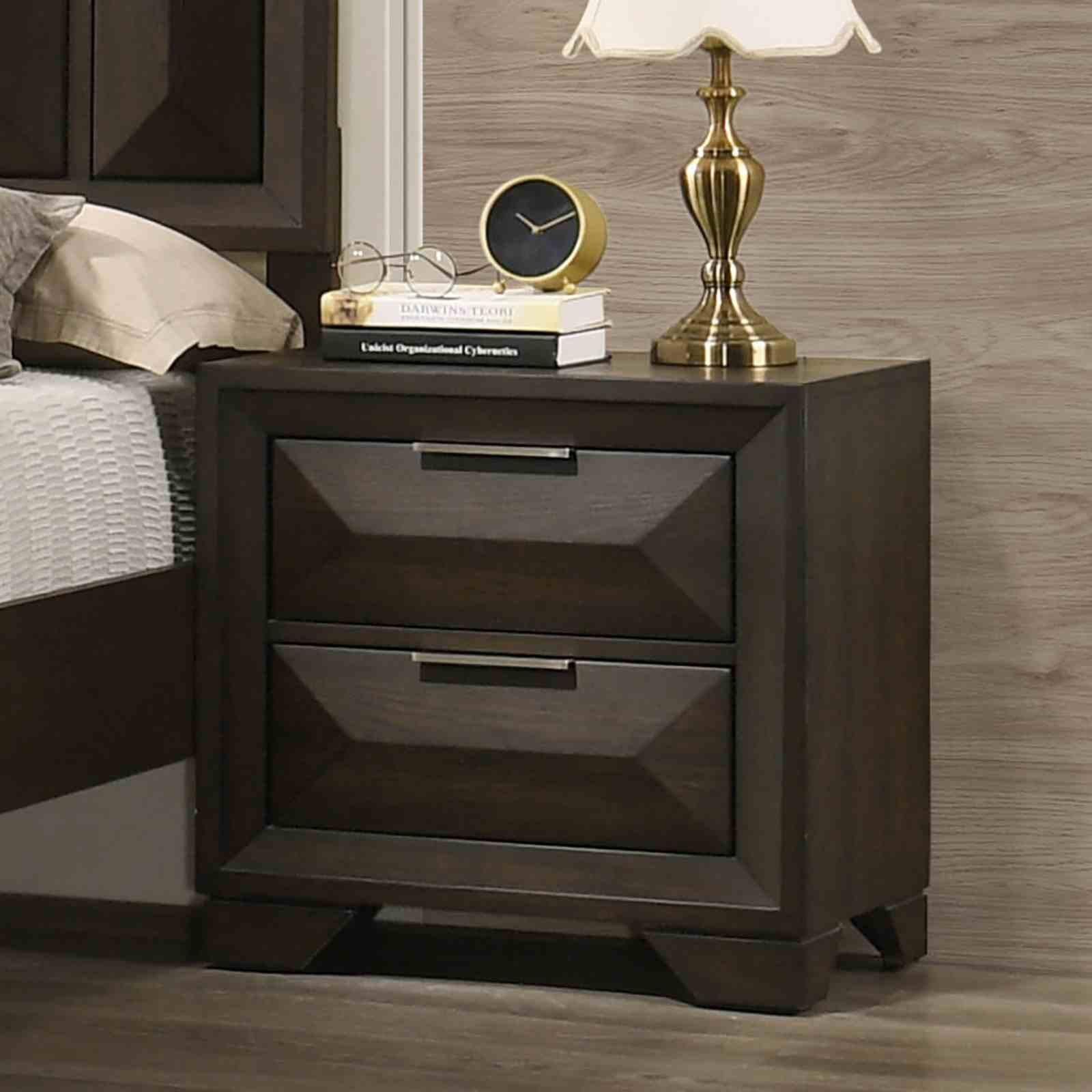 Espresso Finish 3PC Bedroom Set with King Bed & Nightstands.