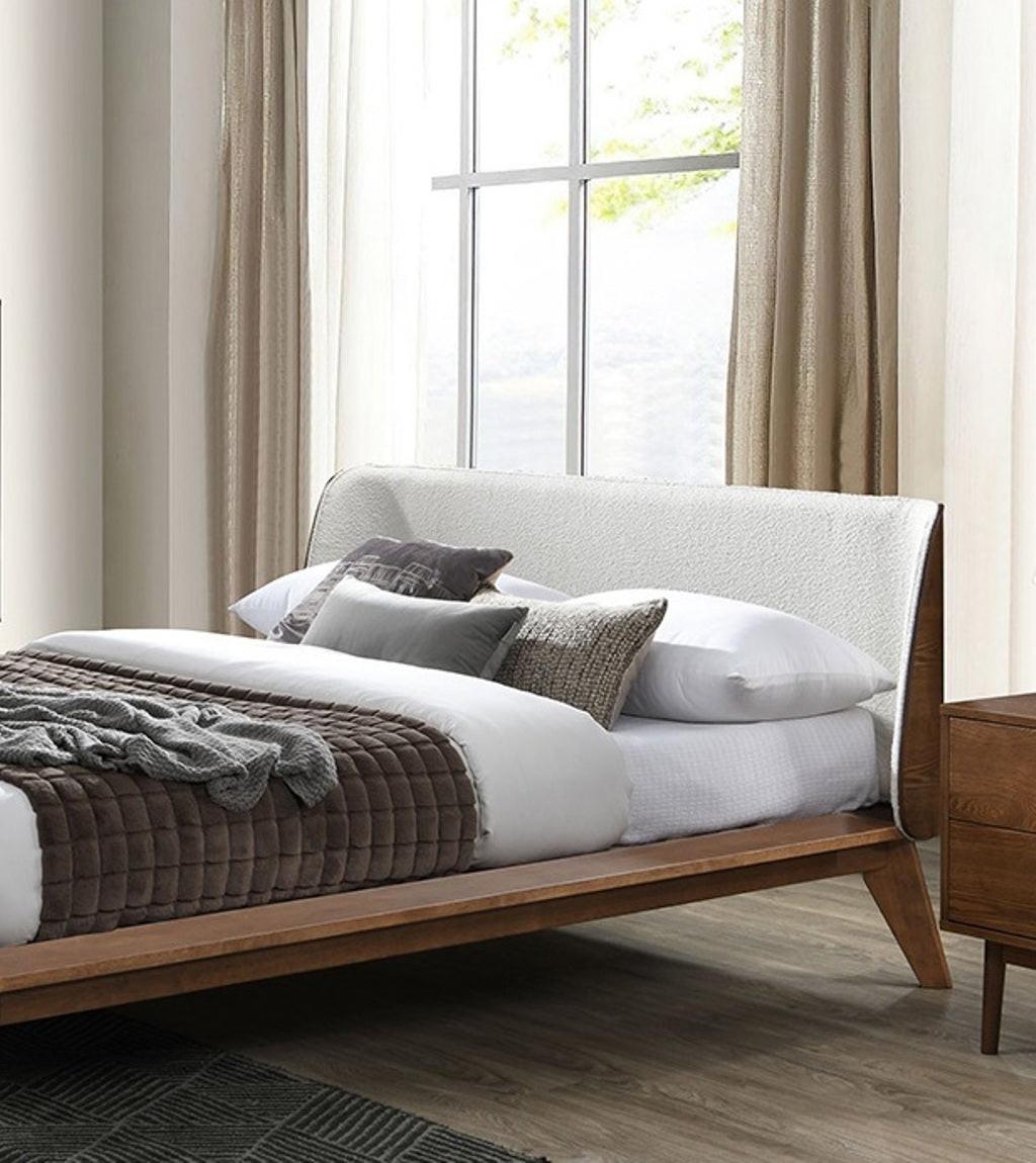 Walnut 3pc Bedroom Set King Size Bed with Nightstands.